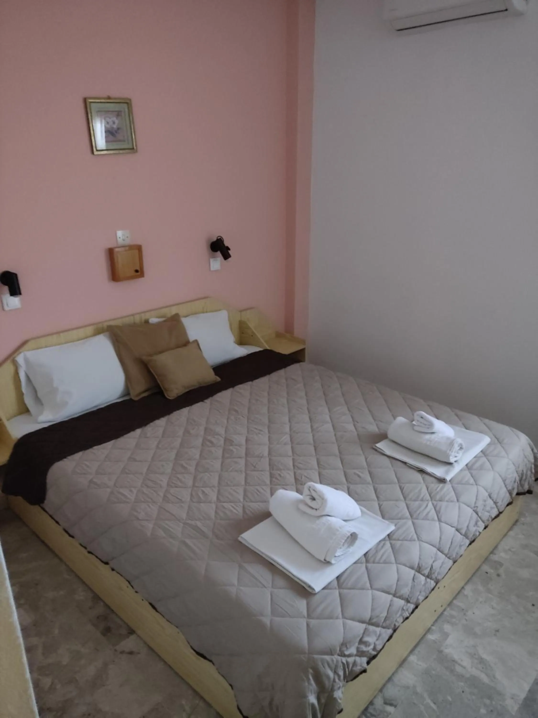 Bed in Kissandros Hotel