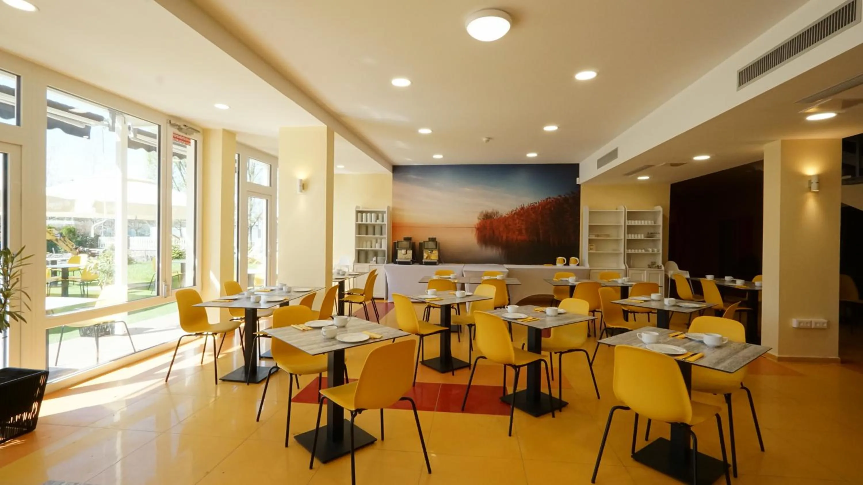 Restaurant/places to eat in Colors Holiday Hotel