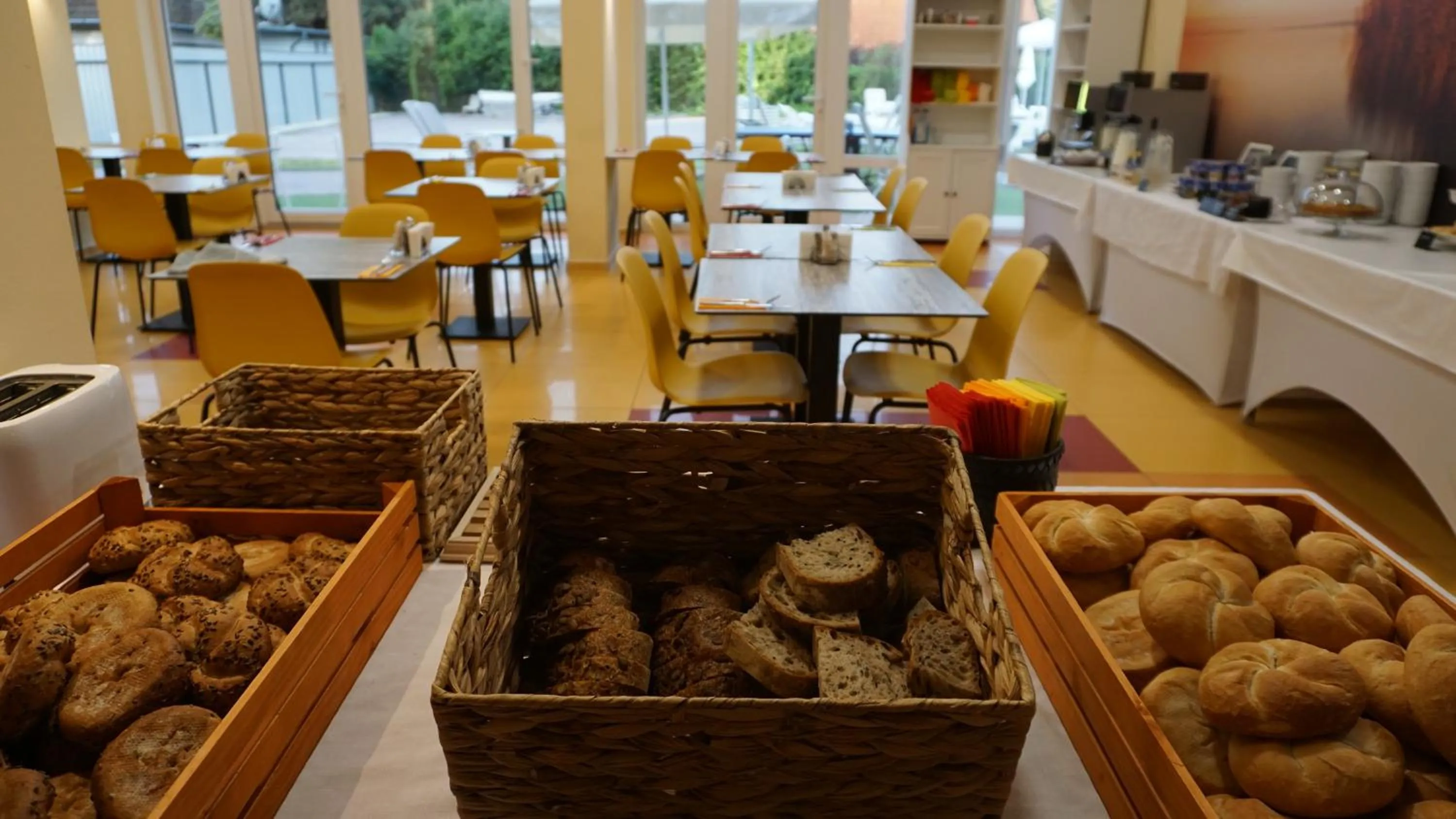 Breakfast in Colors Holiday Hotel