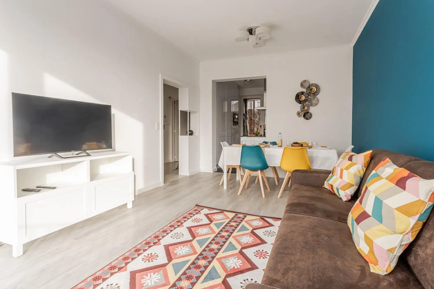 TV and multimedia in Center of Antwerp, Fully Equipped, Train Station