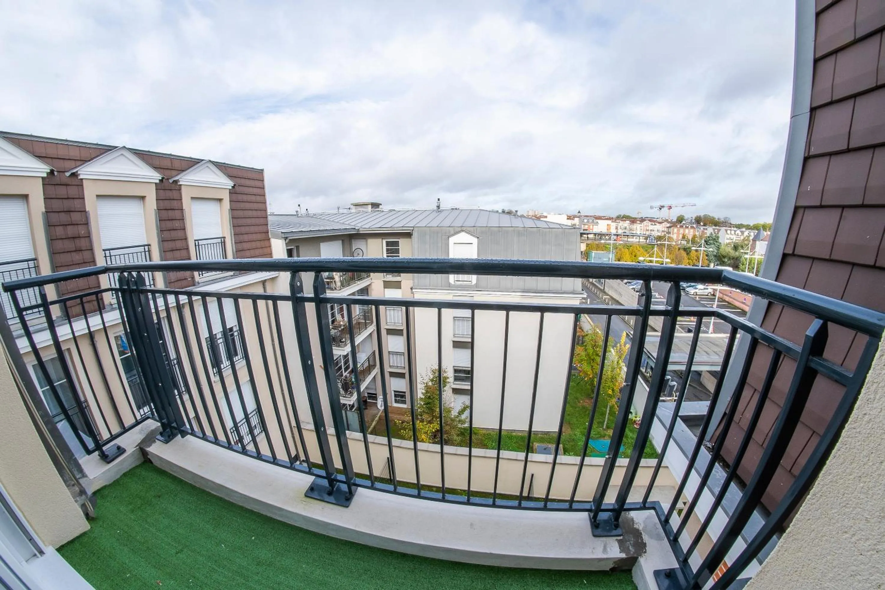 Property building in Center of Antwerp, Fully Equipped, Train Station