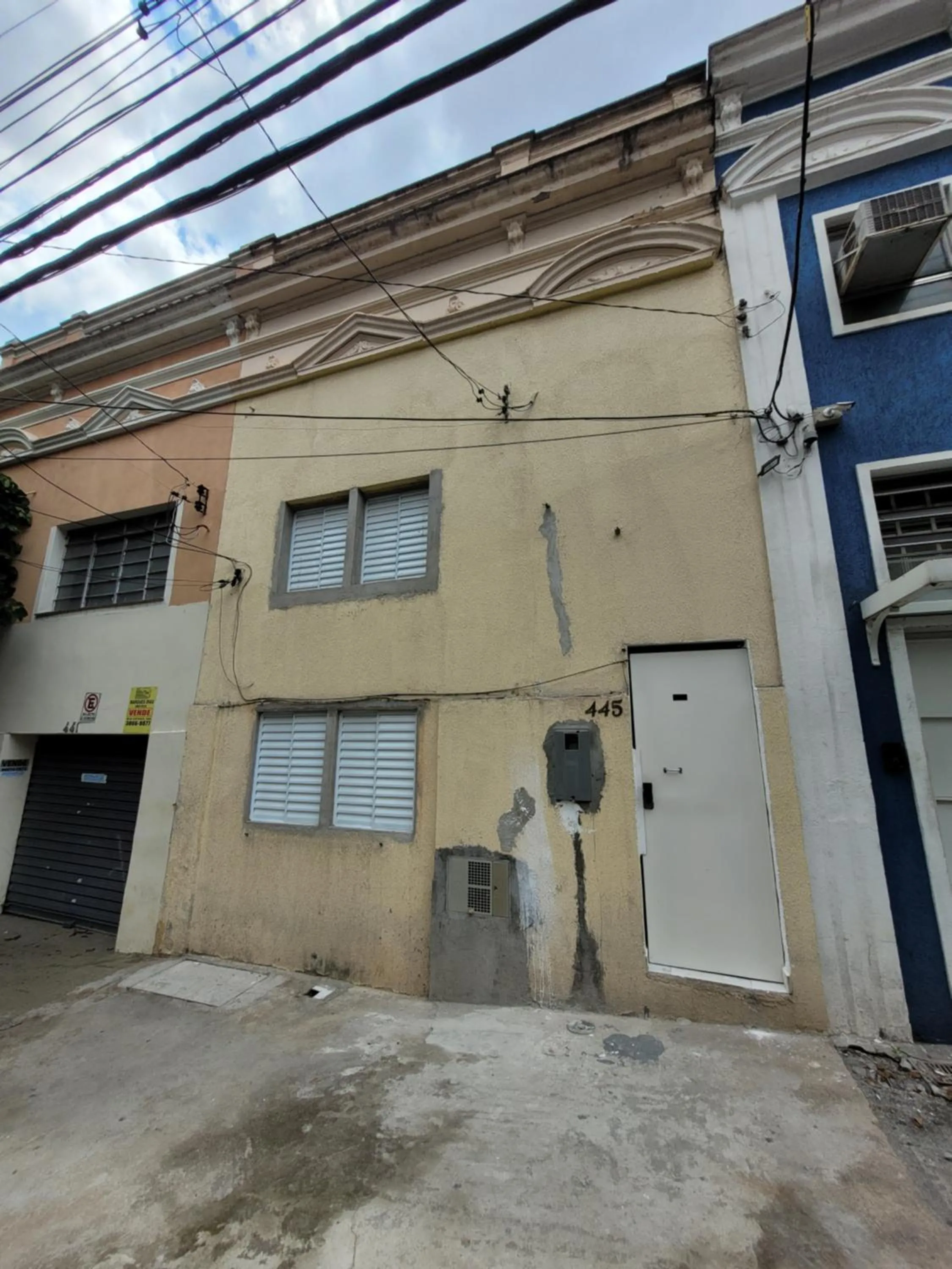 Facade/entrance in Self Hostel