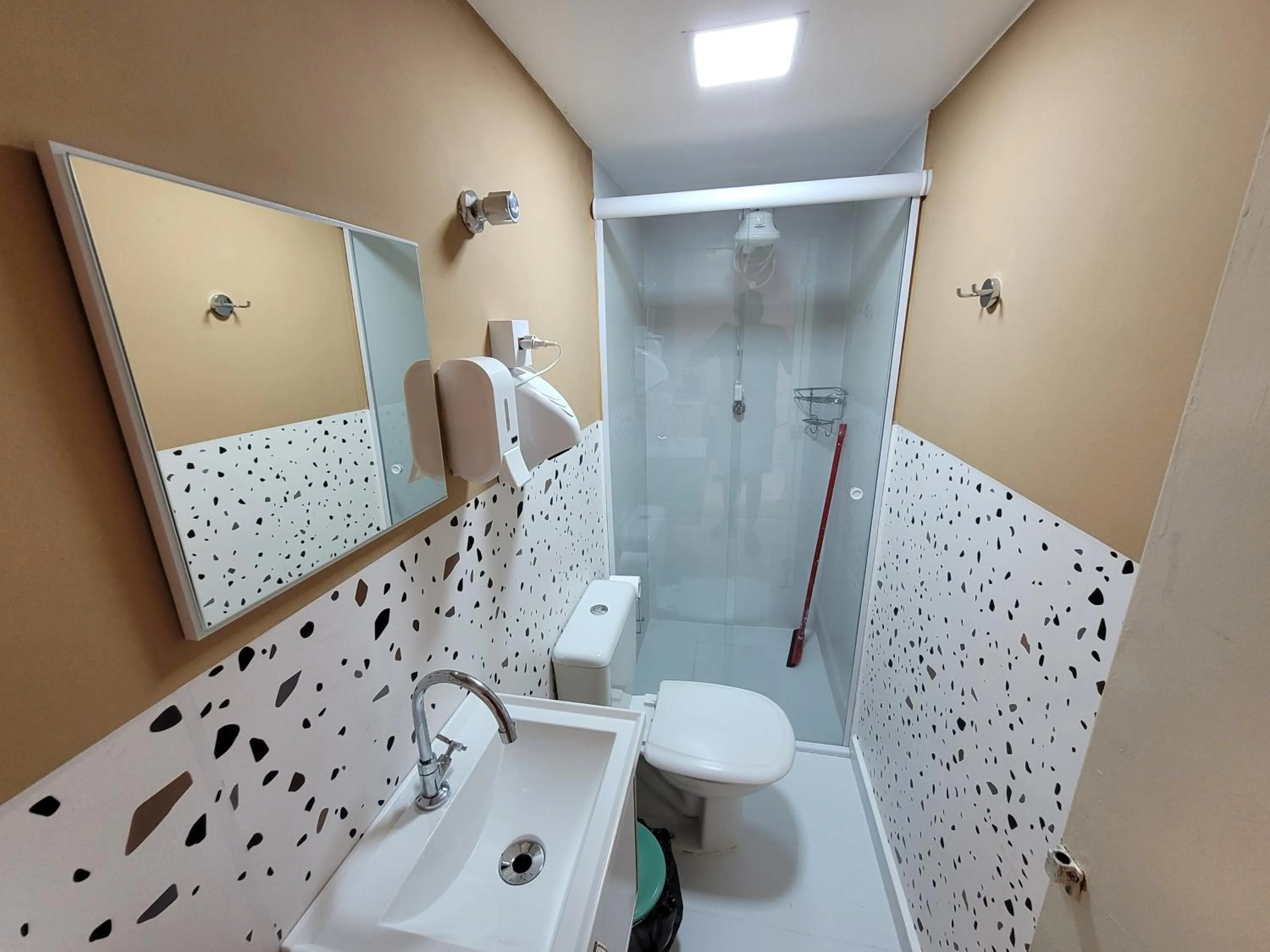 Shower in Self Hostel