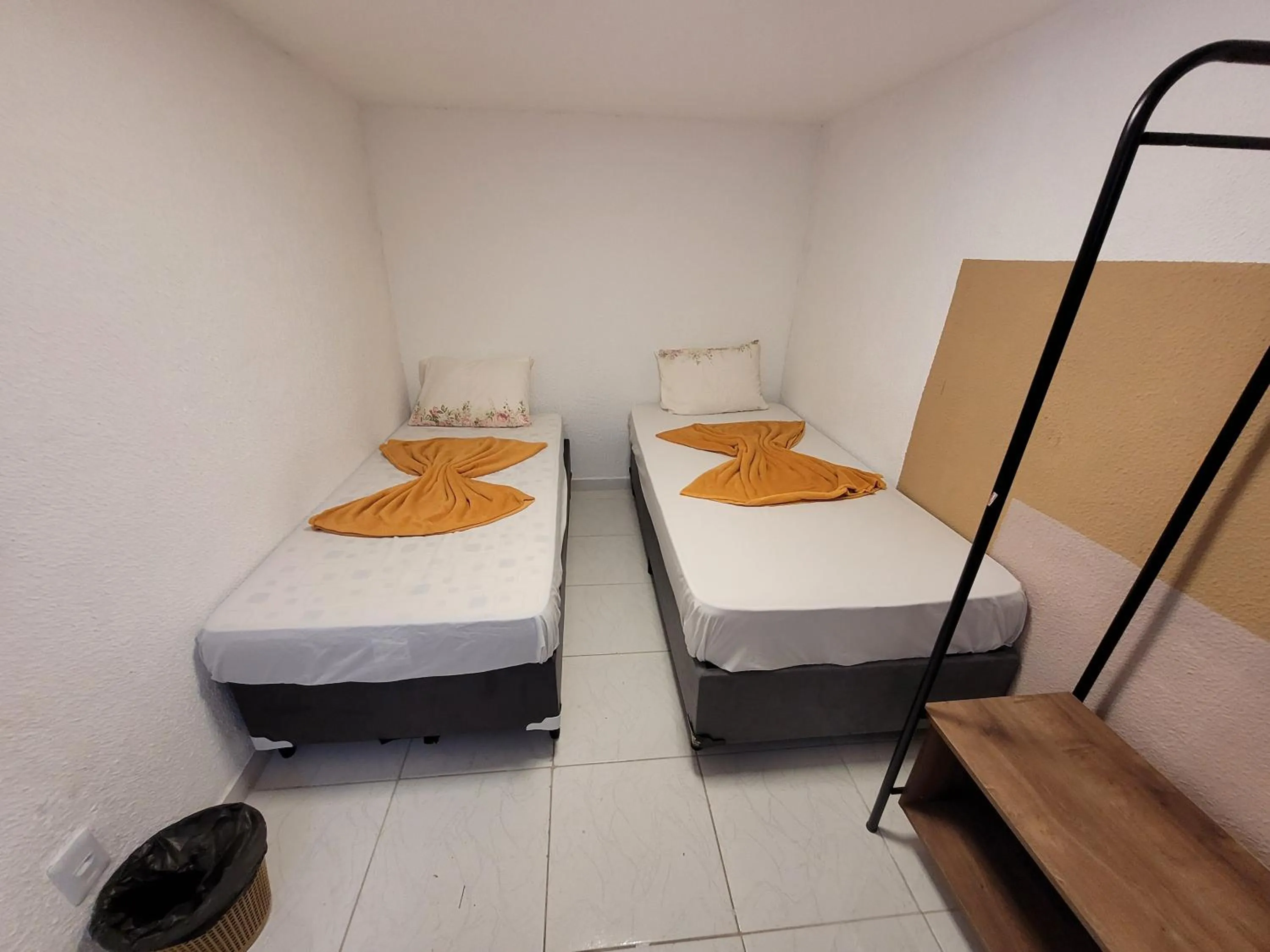 Bed in Self Hostel