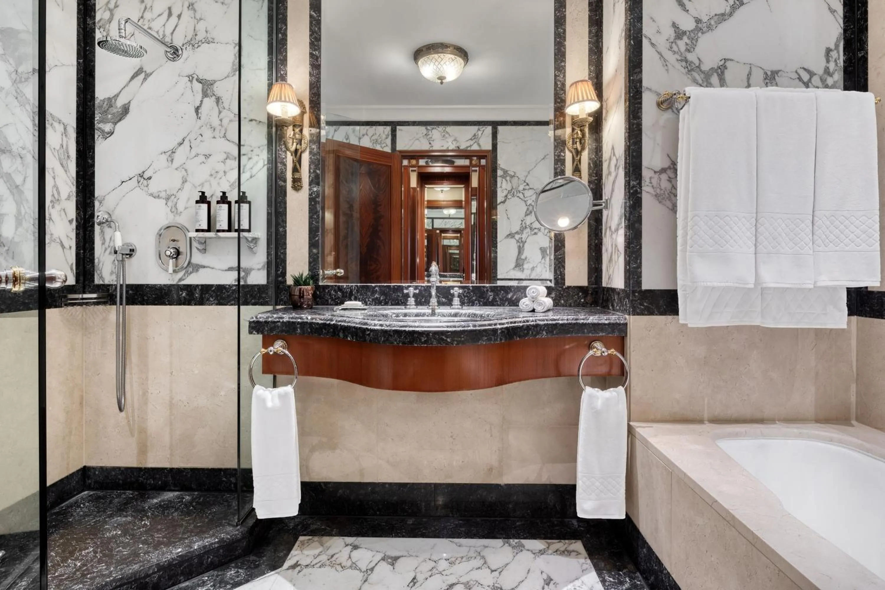 Bathroom in Hotel Grande Bretagne, a Luxury Collection Hotel, Athens