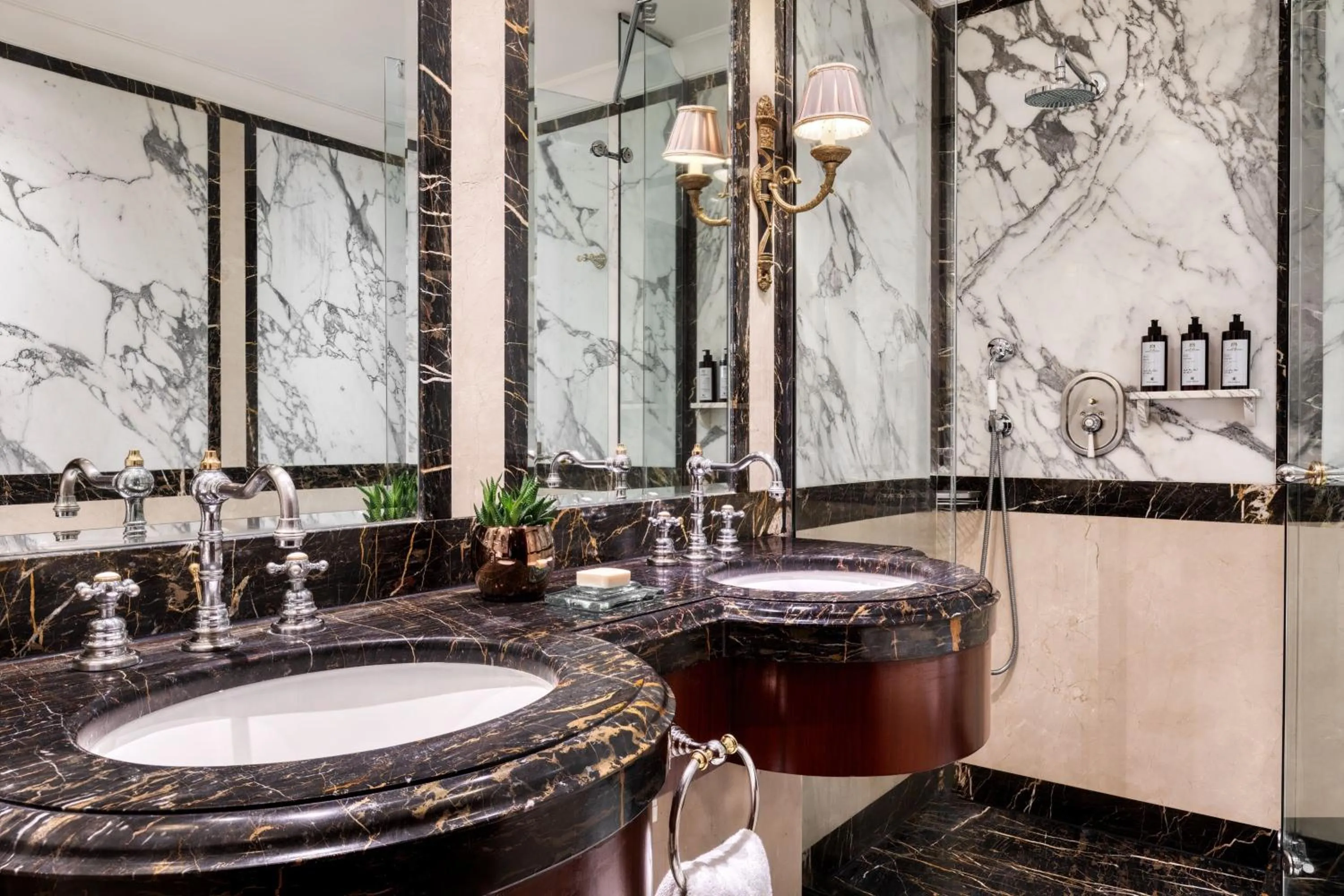 Bathroom in Hotel Grande Bretagne, a Luxury Collection Hotel, Athens