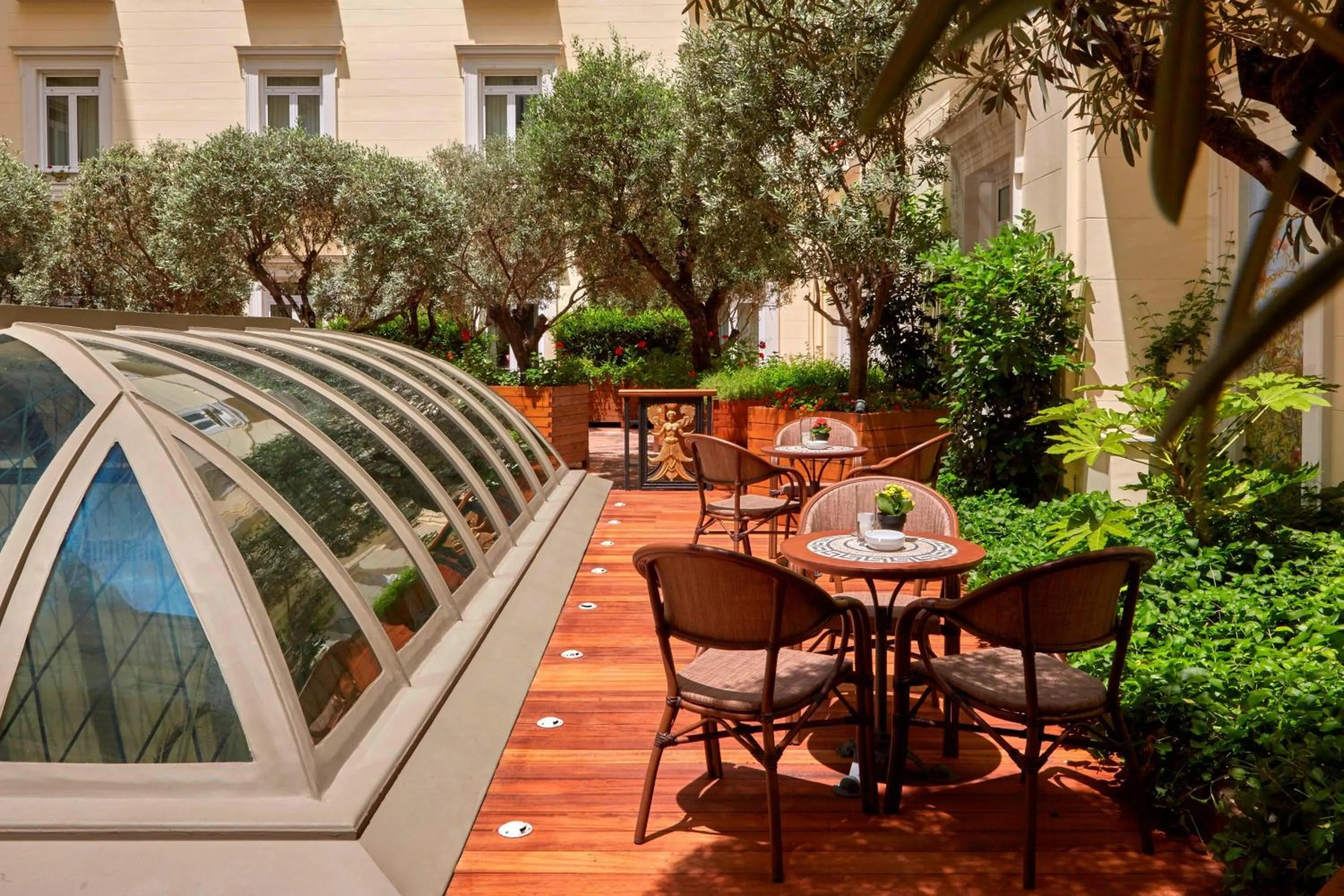 Lounge or bar in Hotel Grande Bretagne, a Luxury Collection Hotel, Athens