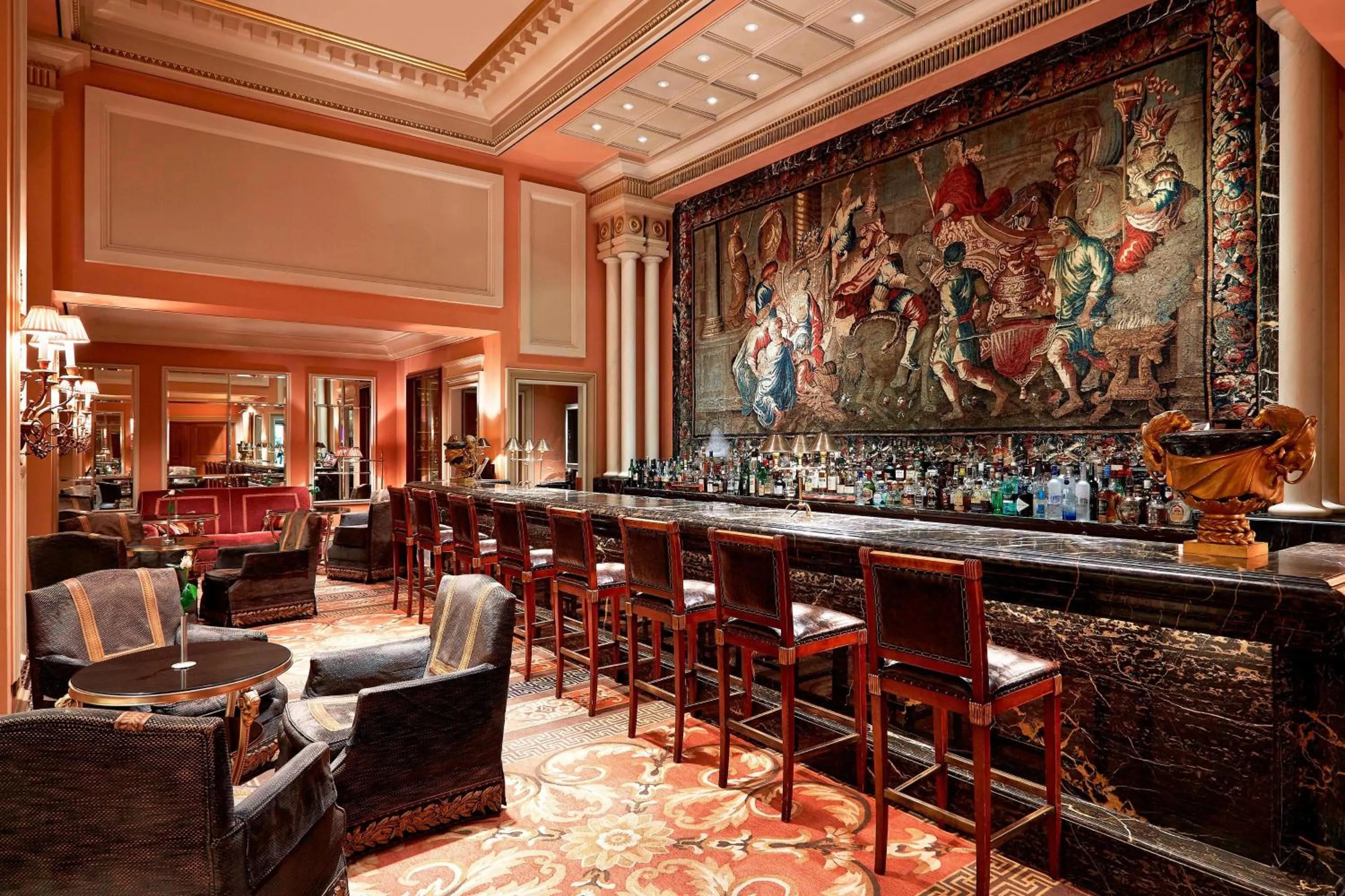 Lounge or bar in Hotel Grande Bretagne, a Luxury Collection Hotel, Athens