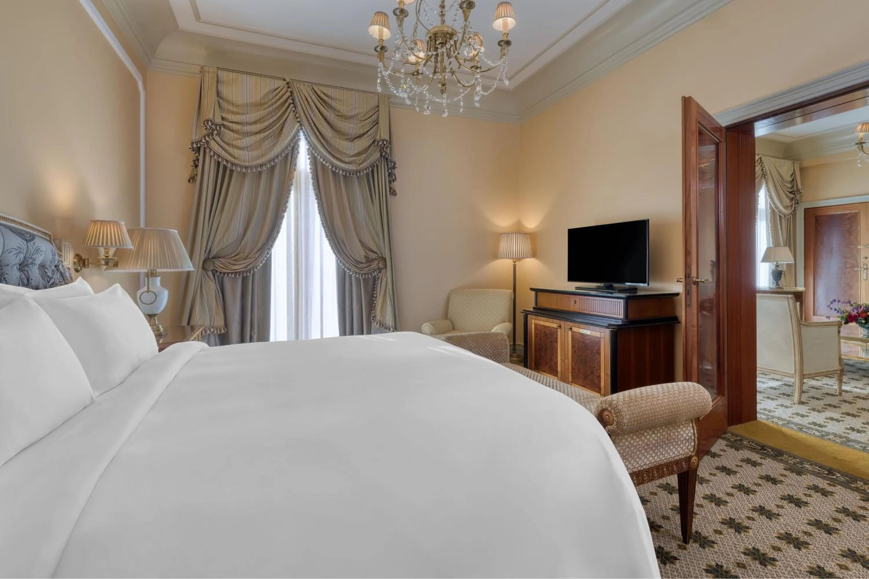 Bedroom, Bed in Hotel Grande Bretagne, a Luxury Collection Hotel, Athens