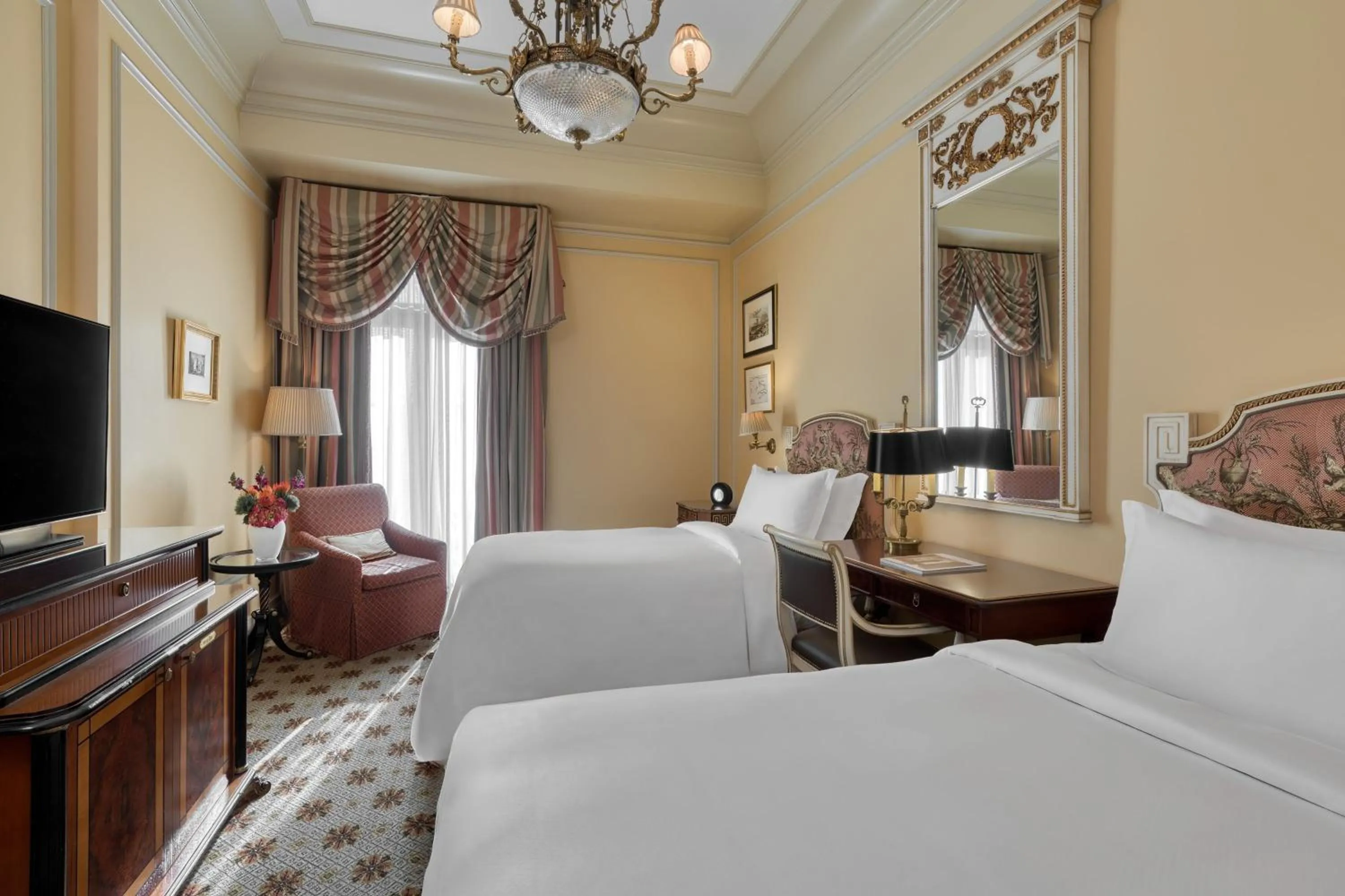 Bedroom, Bed in Hotel Grande Bretagne, a Luxury Collection Hotel, Athens