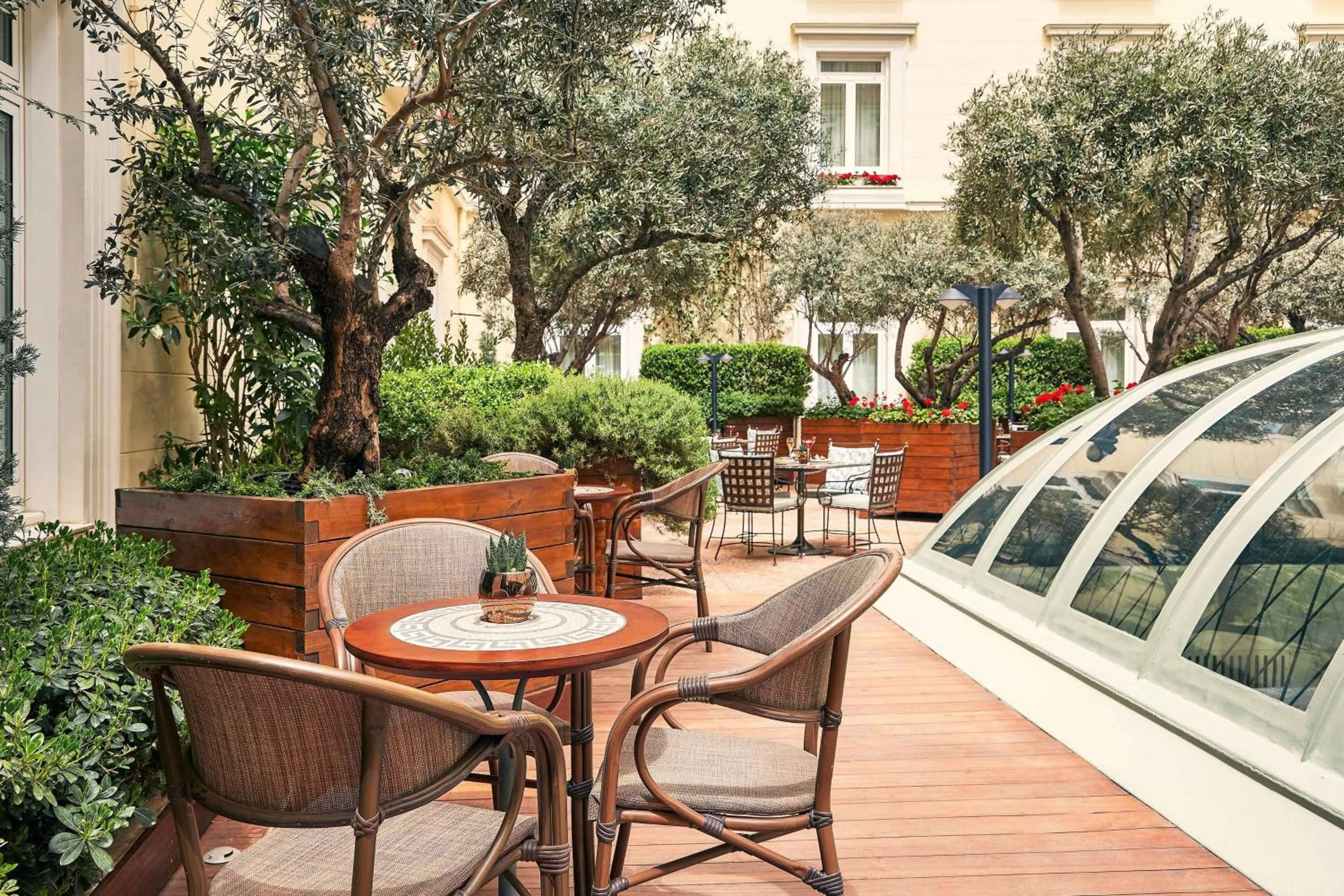 Lounge or bar in Hotel Grande Bretagne, a Luxury Collection Hotel, Athens
