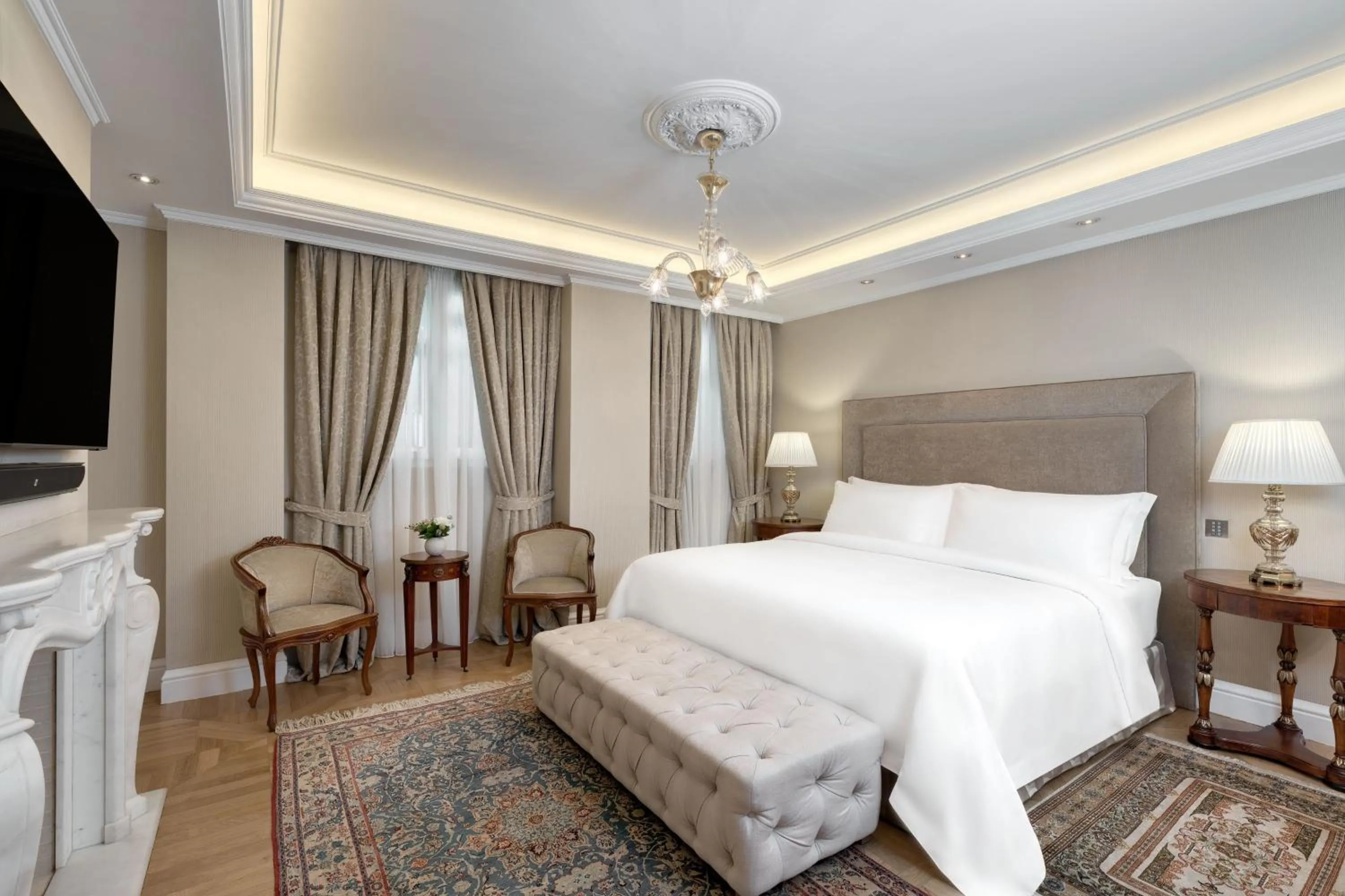 Photo of the whole room, Bed in Hotel Grande Bretagne, a Luxury Collection Hotel, Athens