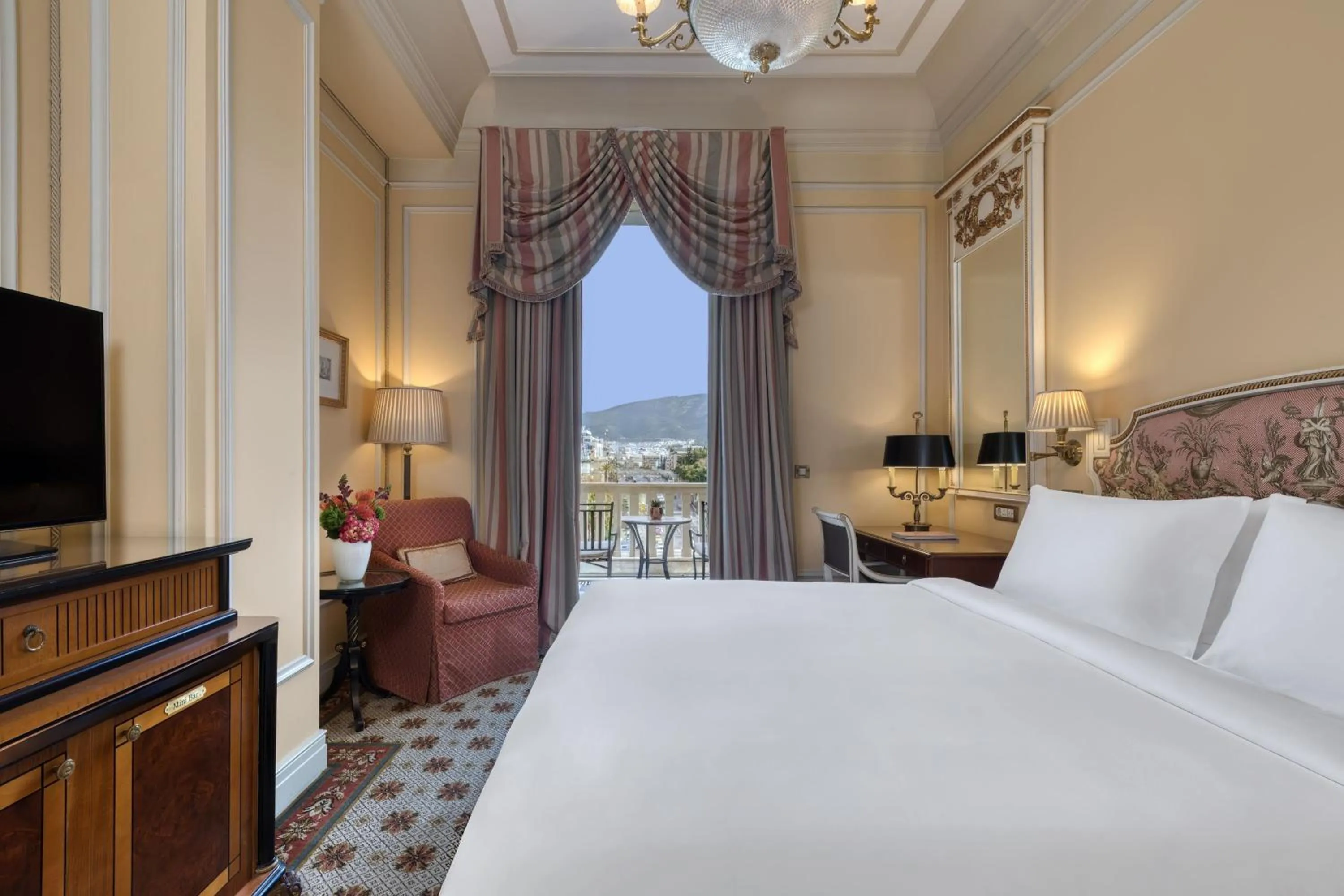 Photo of the whole room, Bed in Hotel Grande Bretagne, a Luxury Collection Hotel, Athens