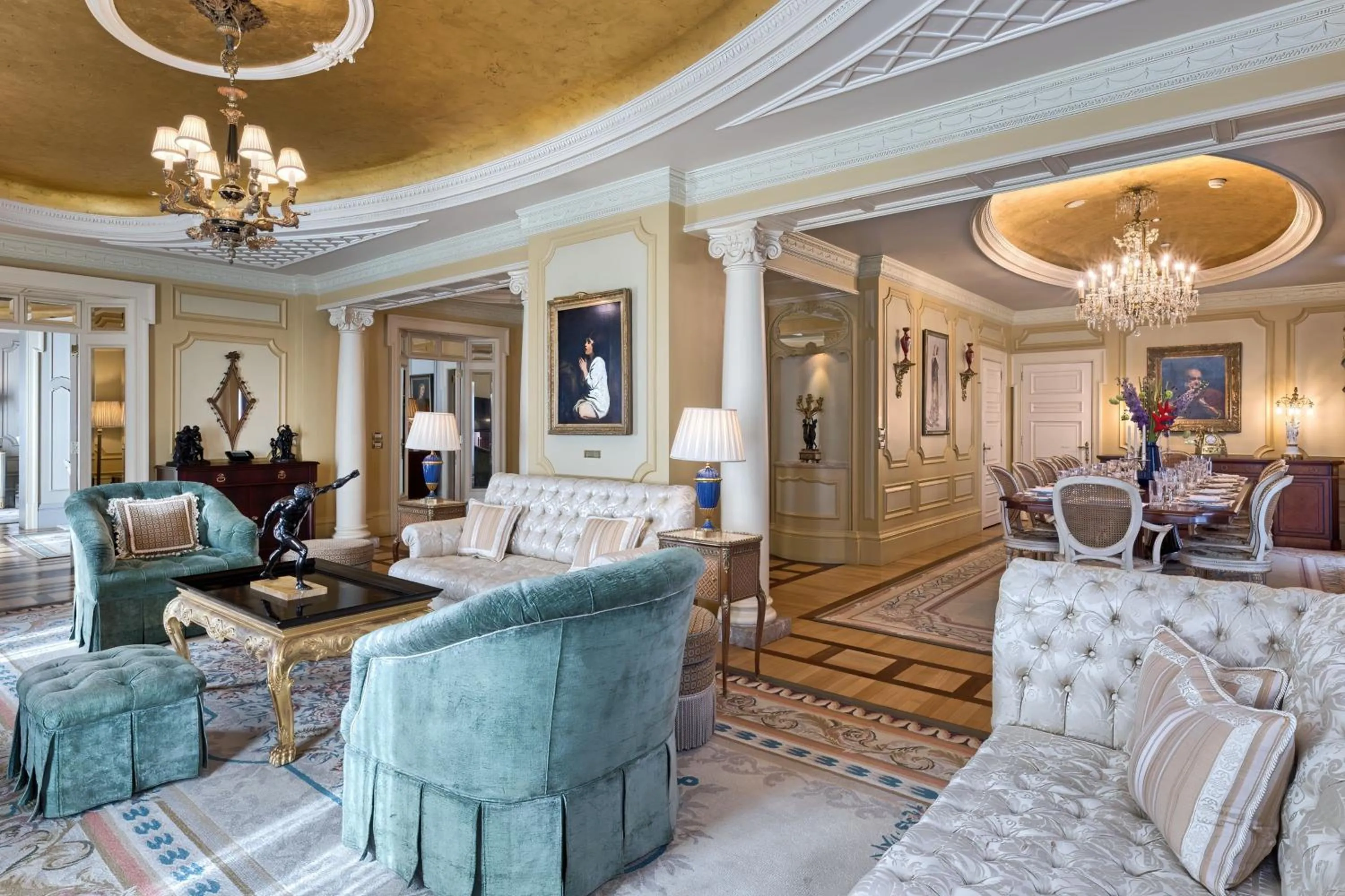 Living room in Hotel Grande Bretagne, a Luxury Collection Hotel, Athens