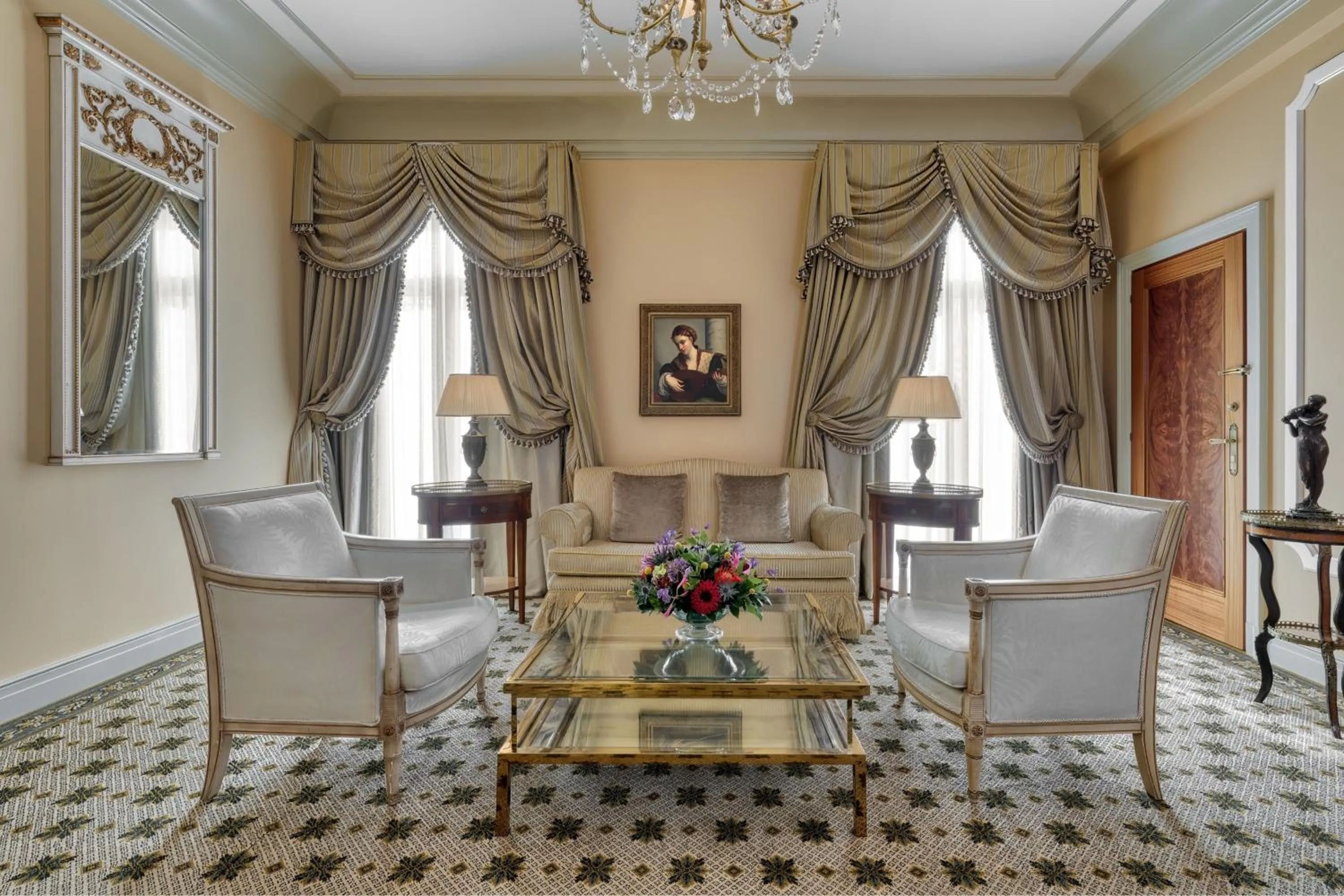 Living room in Hotel Grande Bretagne, a Luxury Collection Hotel, Athens