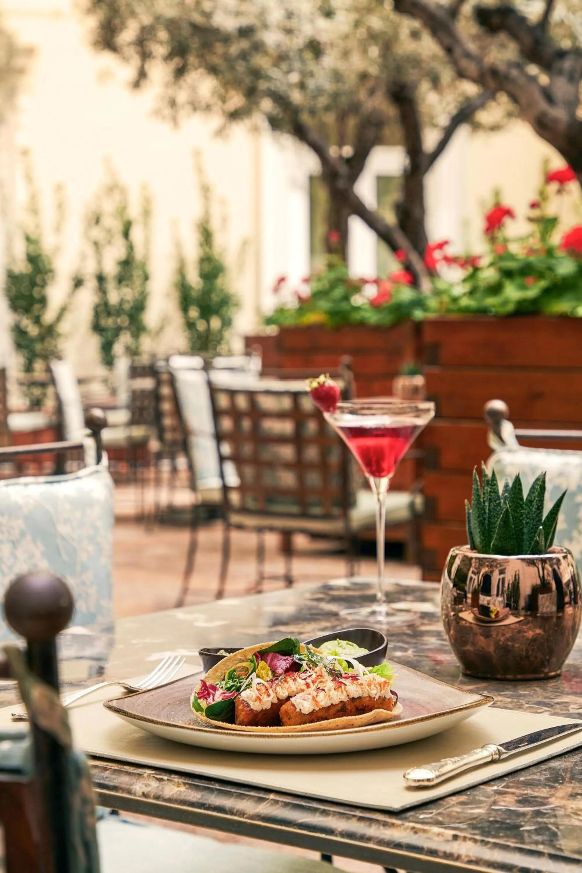 Lounge or bar in Hotel Grande Bretagne, a Luxury Collection Hotel, Athens