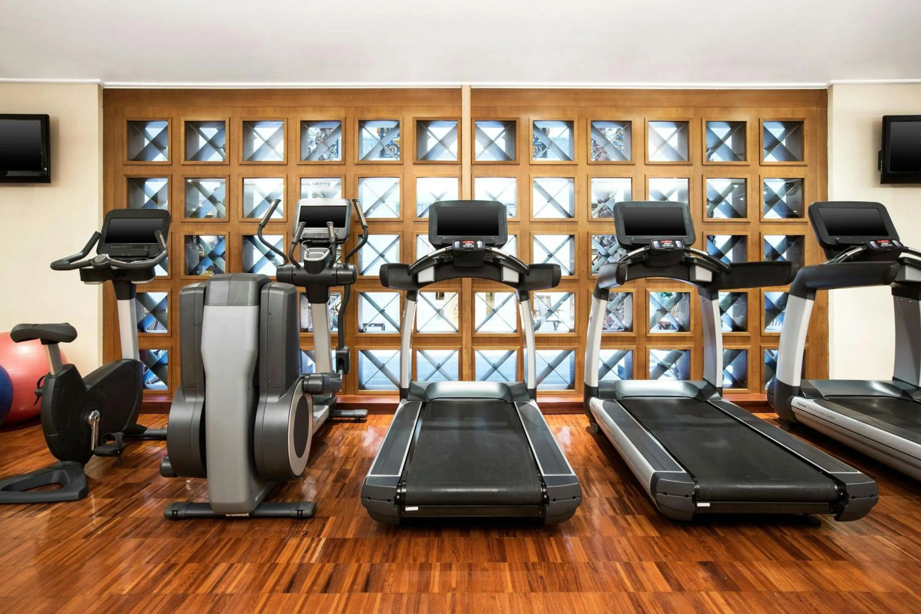Fitness centre/facilities in Hotel Grande Bretagne, a Luxury Collection Hotel, Athens