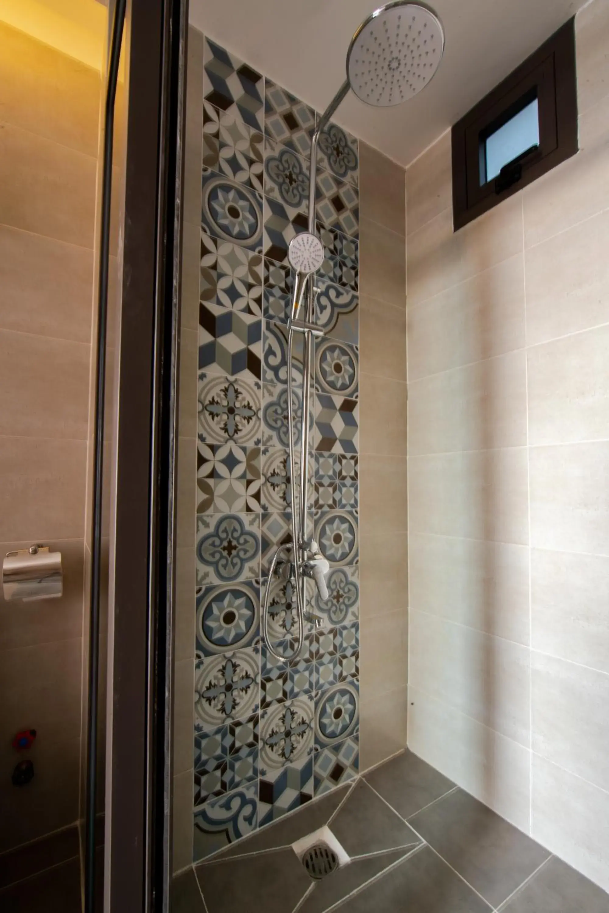 Shower in Hạnh Trang Hotel Shower in Hạnh Trang Hotel