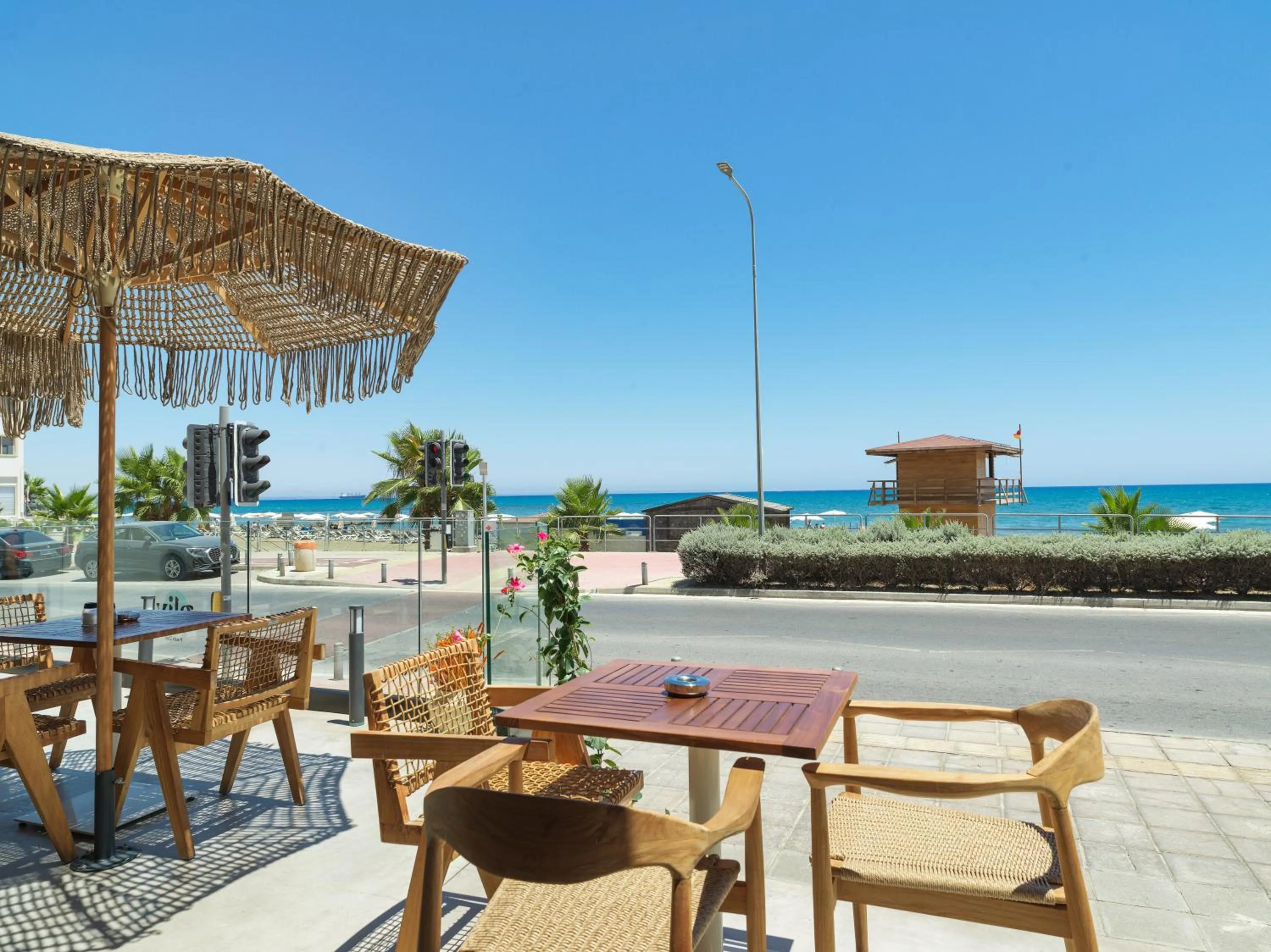 Restaurant/places to eat in LIV Mackenzie Beach Suites Larnaca ADULTS ONLY