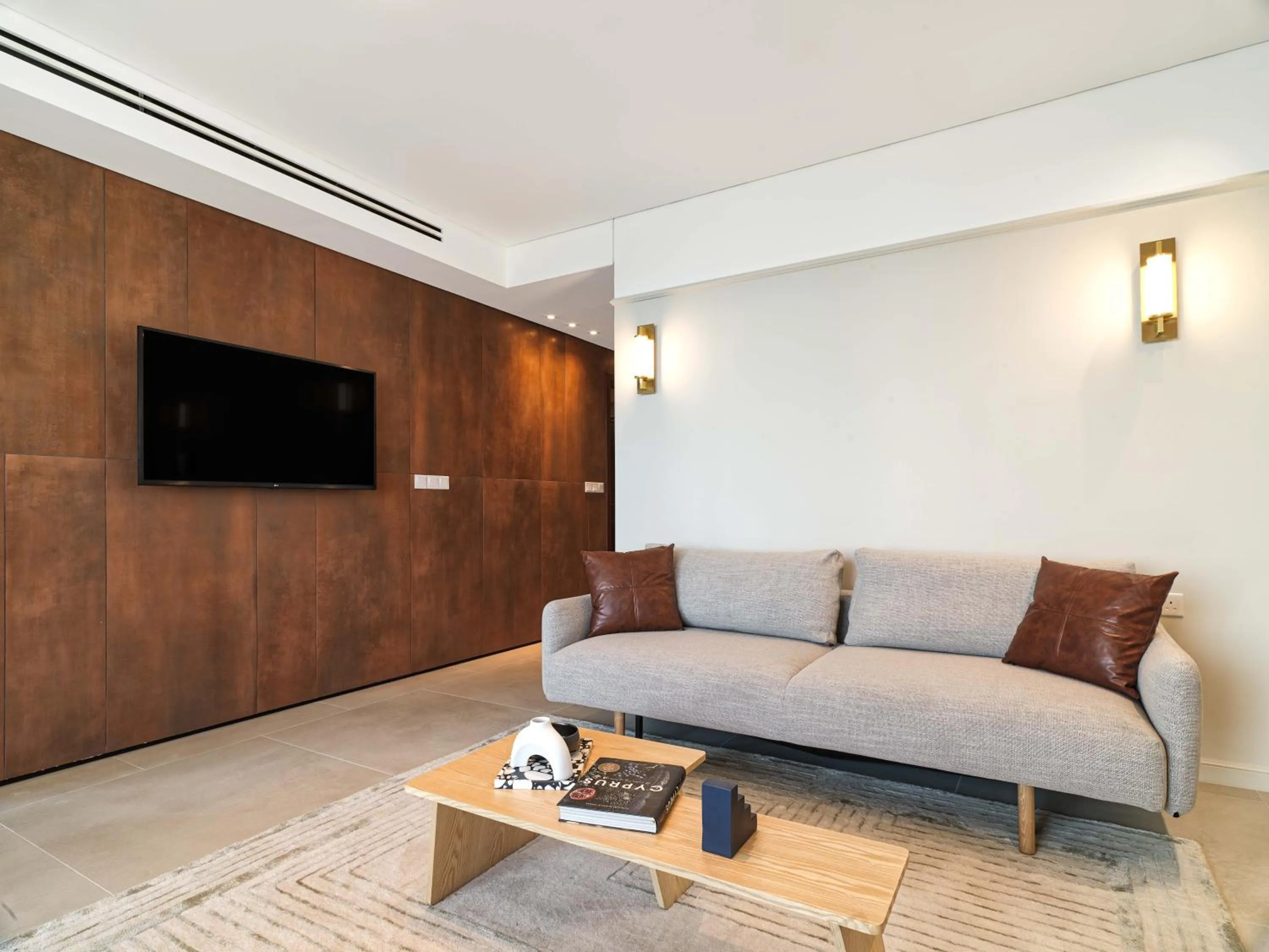 TV and multimedia in LIV Mackenzie Beach Suites Larnaca ADULTS ONLY