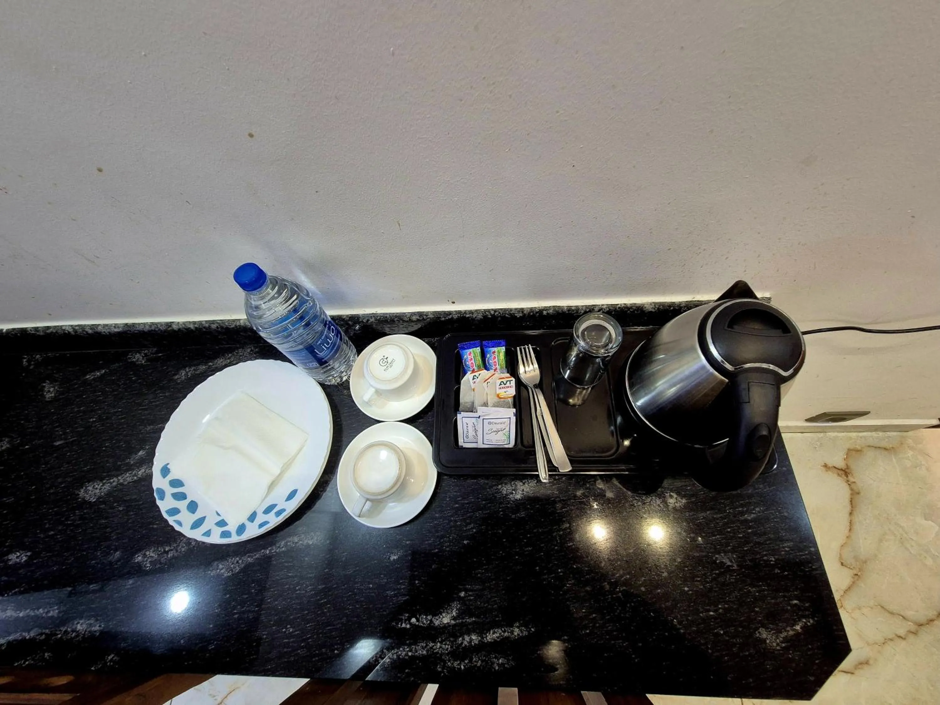 Coffee/tea facilities in MARINA SUITES AIRPORT HOTEL