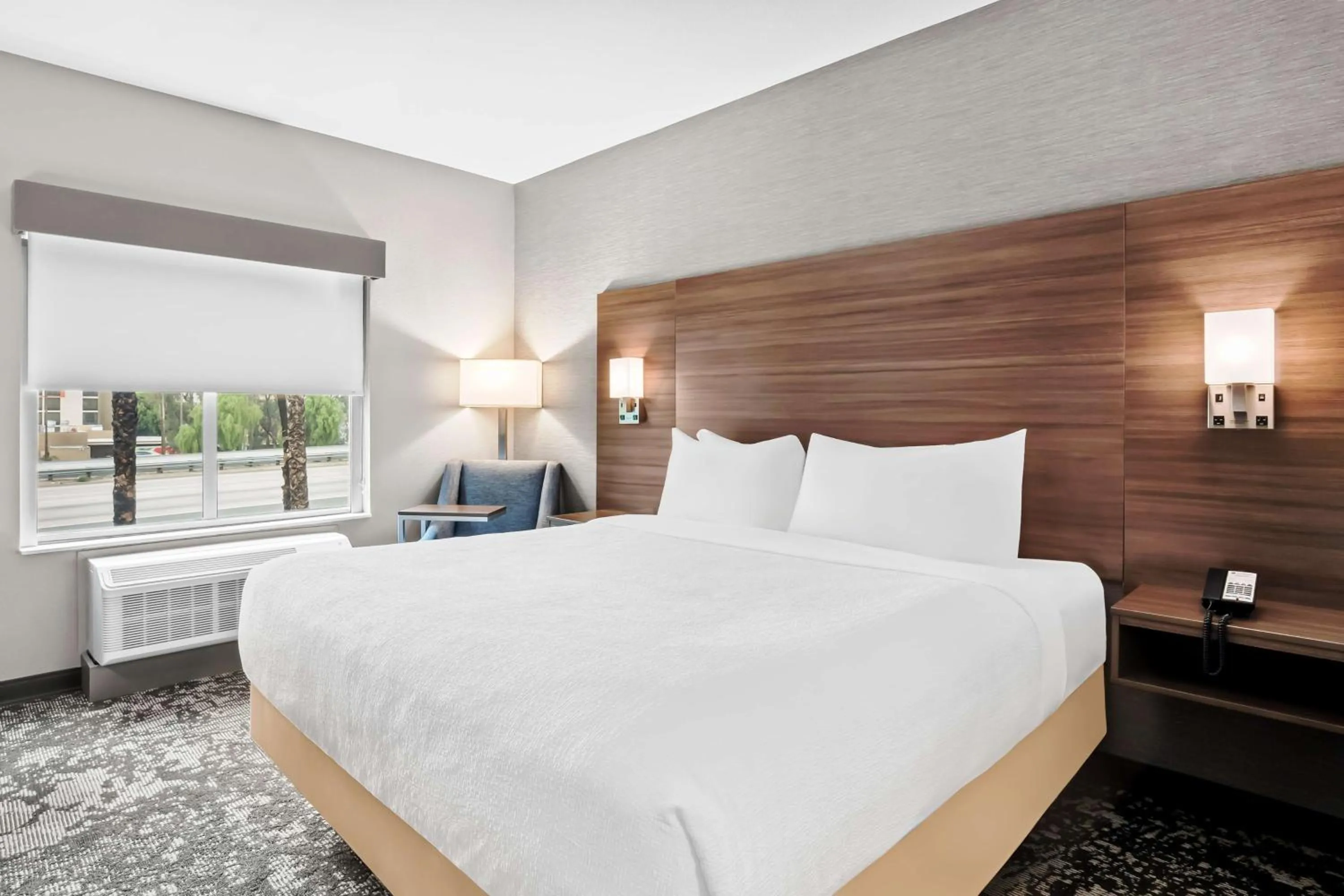 Bedroom, Bed in Best Western San Bernardino Hotel