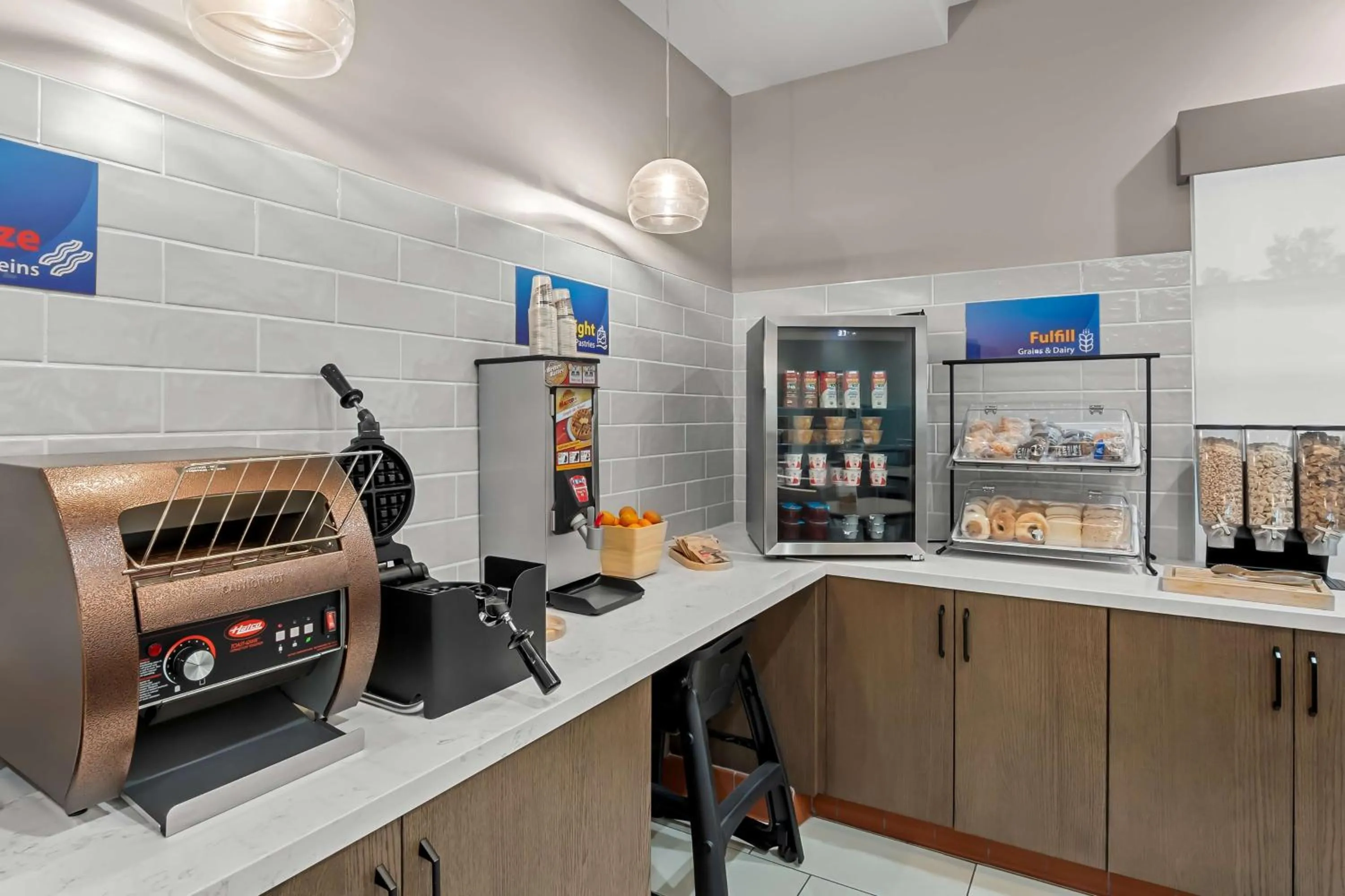 Breakfast in Best Western San Bernardino Hotel