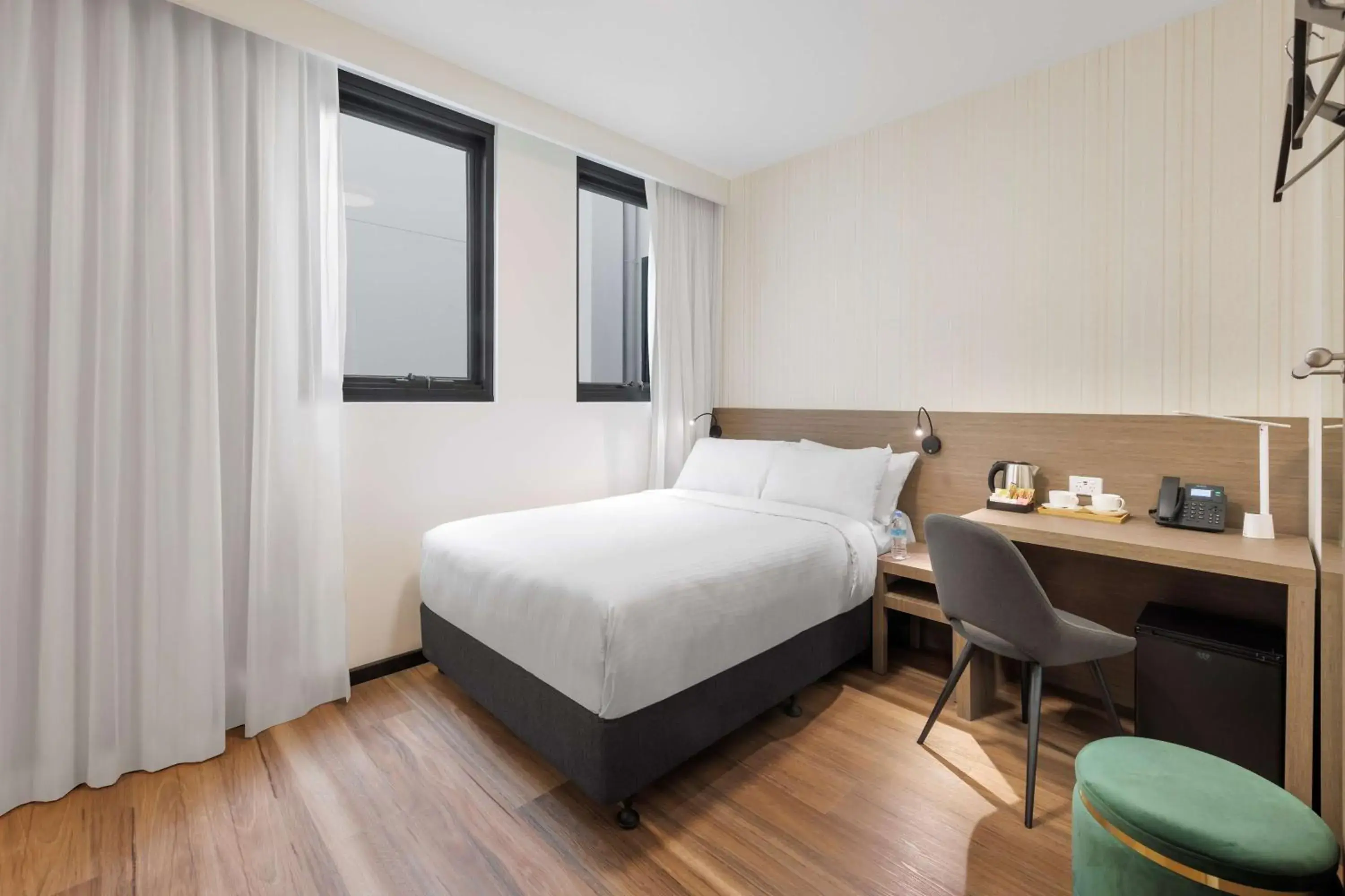 Bed in Best Western Queen Victoria Market Hotel Bed in Best Western Queen Victoria Market Hotel