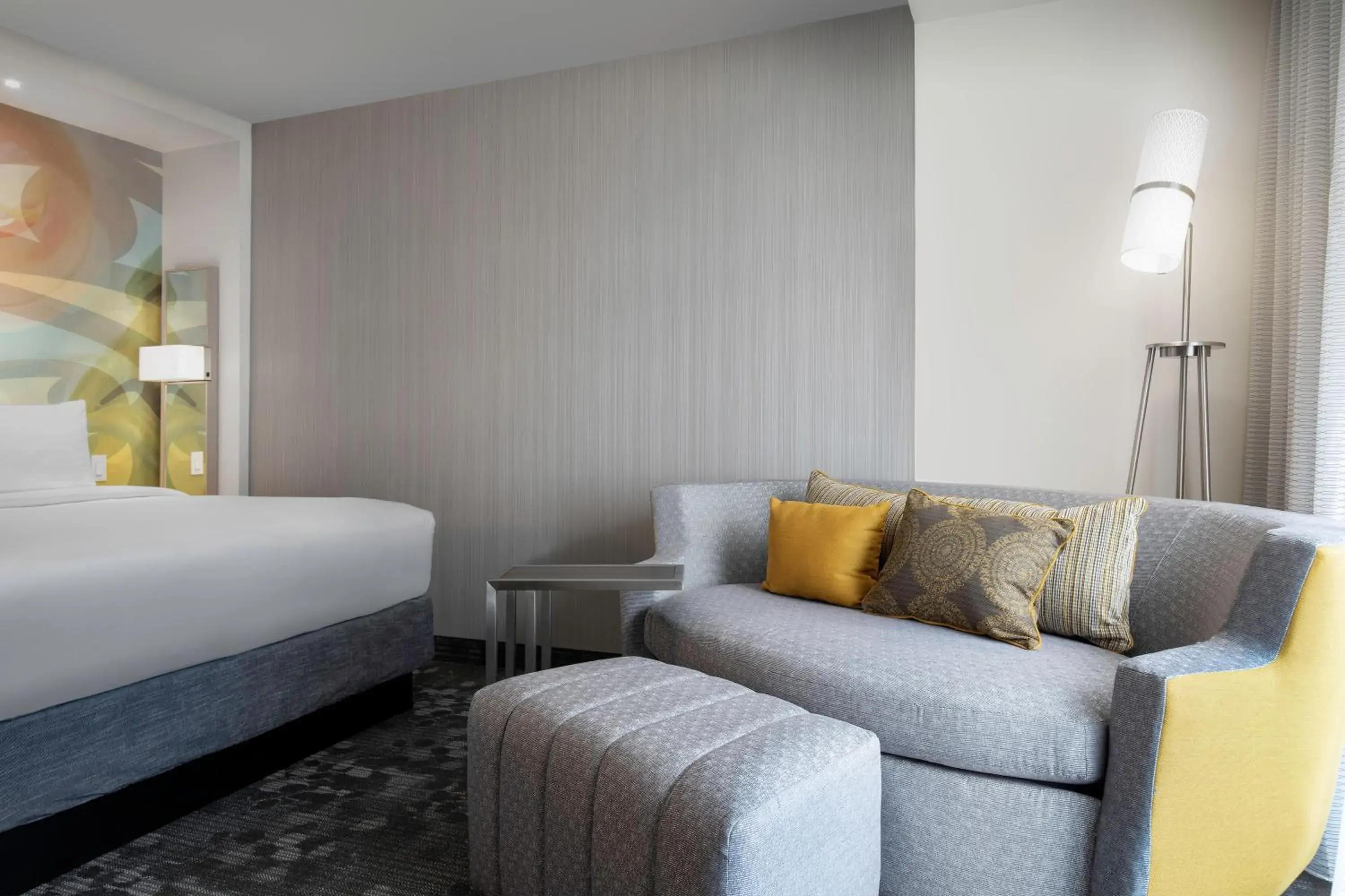 Seating area, Bed in Courtyard by Marriott Nanaimo Seating area, Bed in Courtyard by Marriott Nanaimo