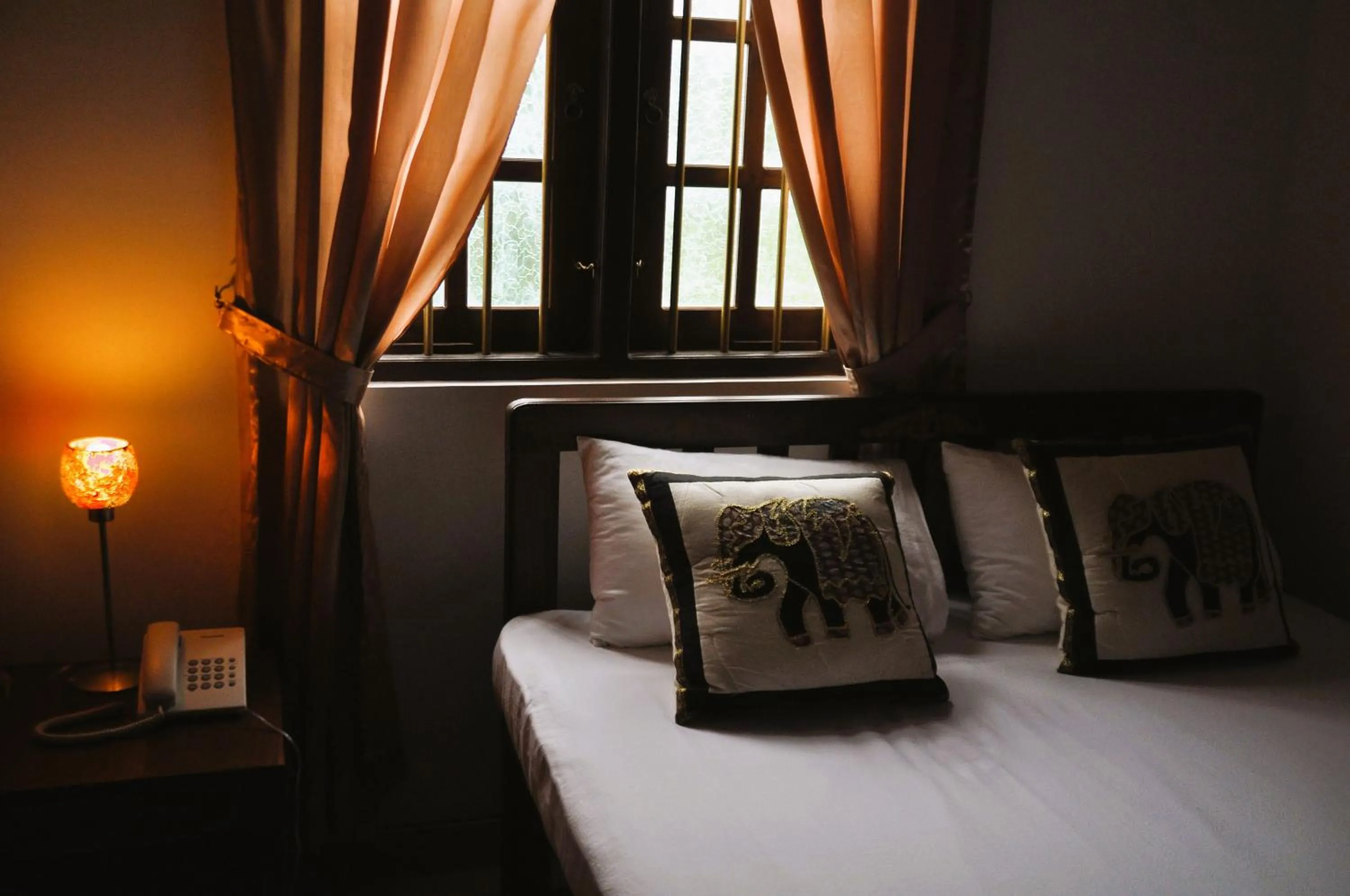 Bed in Muduna Walawwa Resort