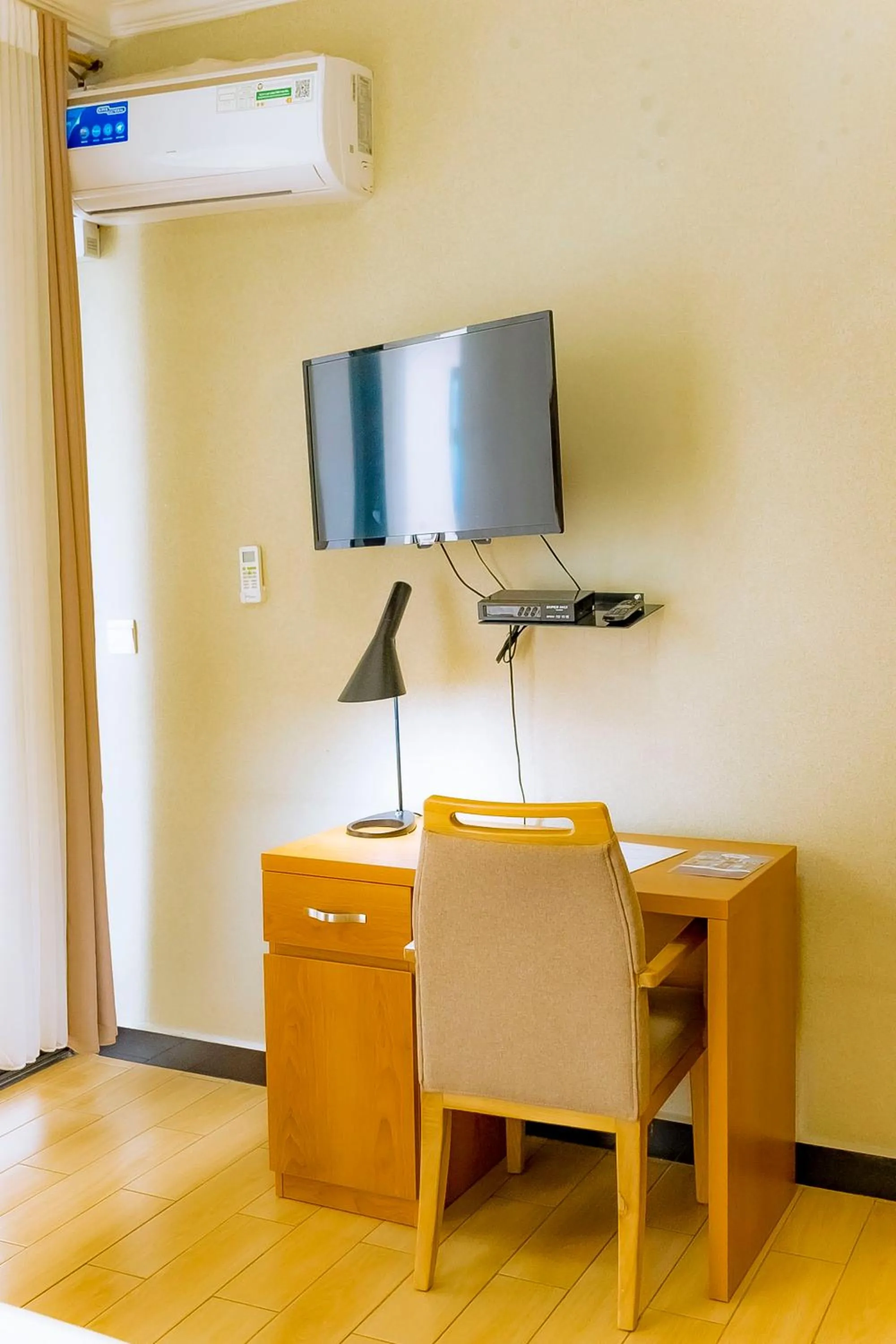 air conditioner in Tropical Plaza Apartments