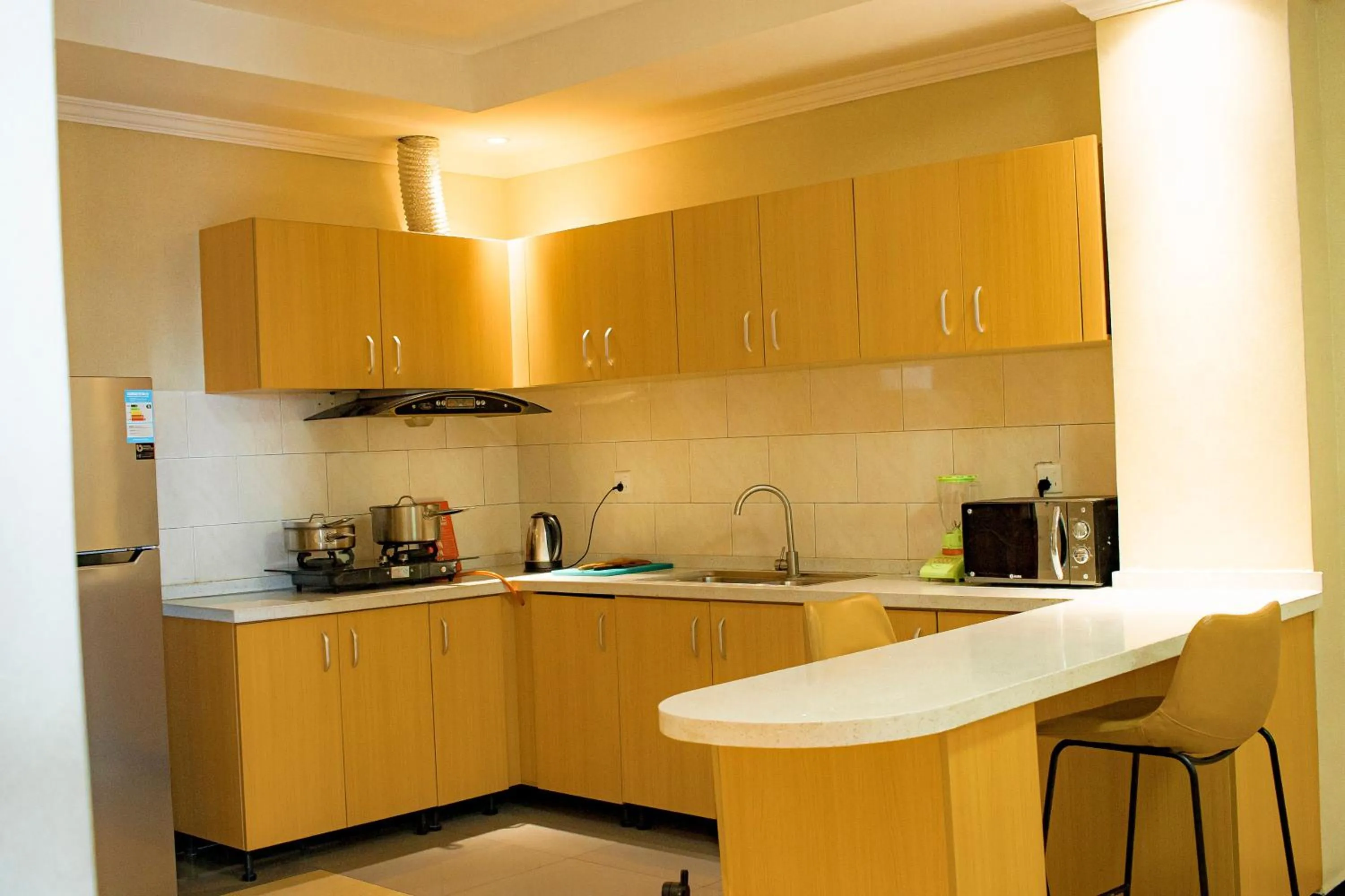 Tropical Plaza Apartments