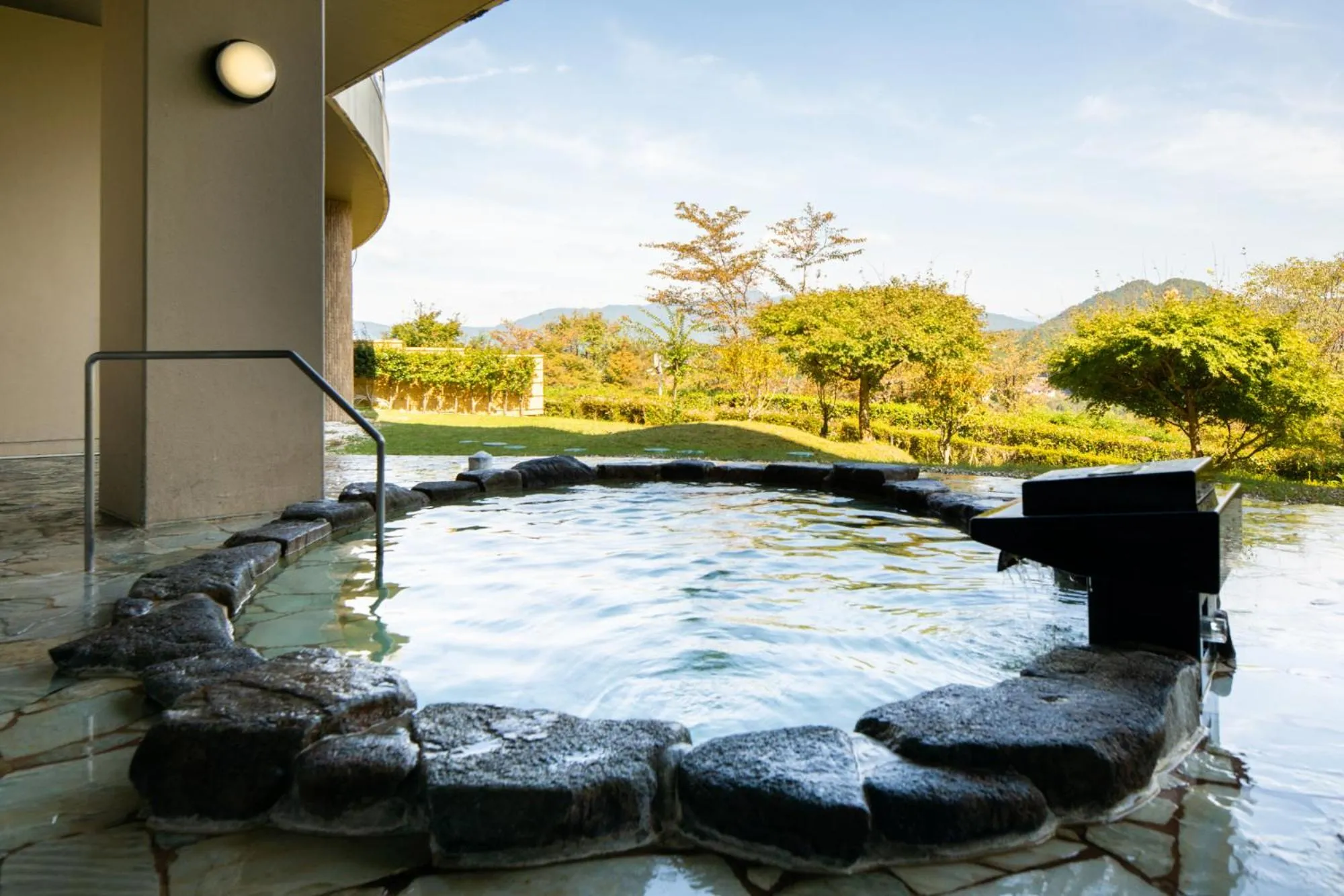 Hot Spring Bath in Enakyo Onsen Hotel Yuzuriha