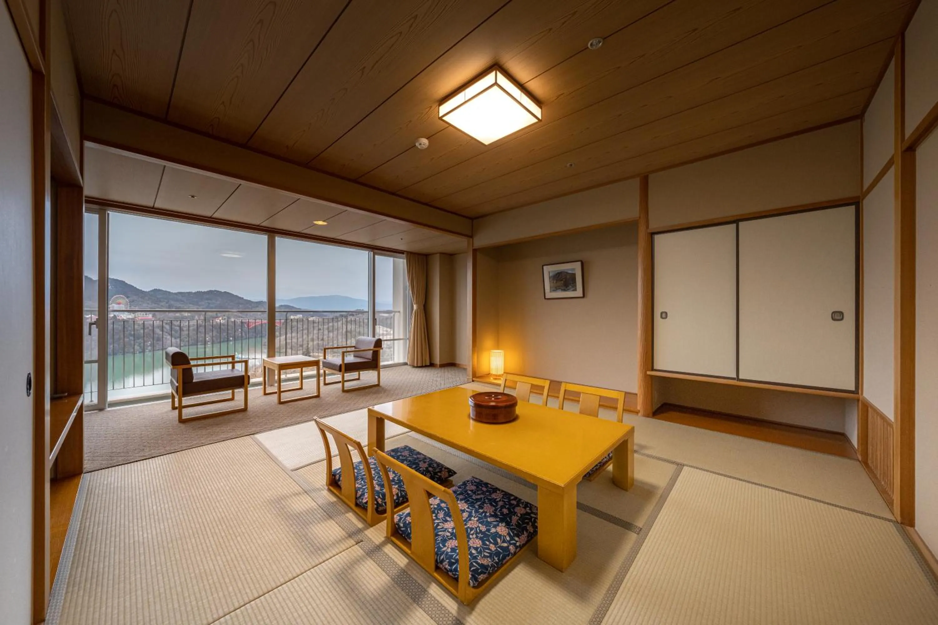 Photo of the whole room in Enakyo Onsen Hotel Yuzuriha