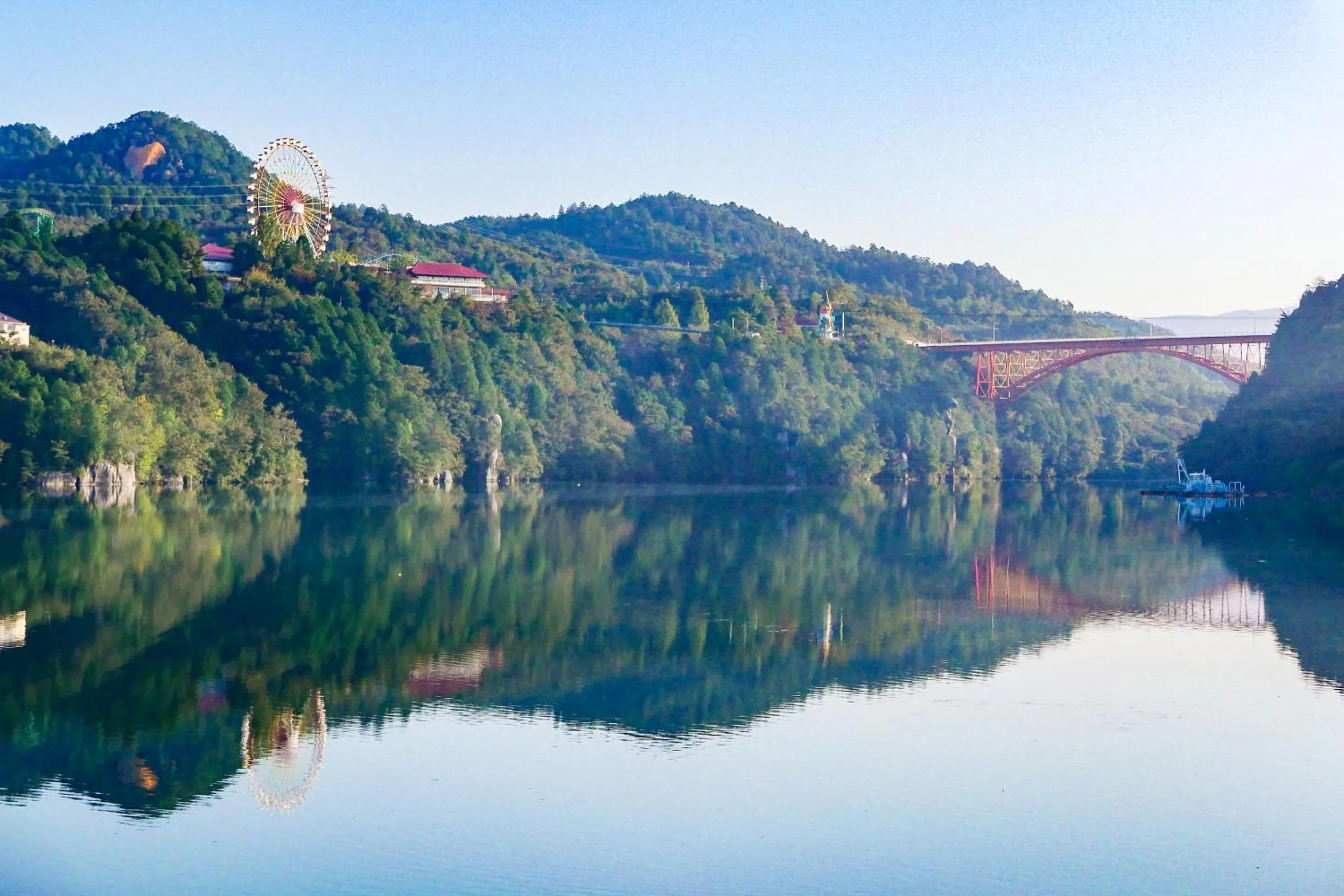 Nearby landmark in Enakyo Onsen Hotel Yuzuriha