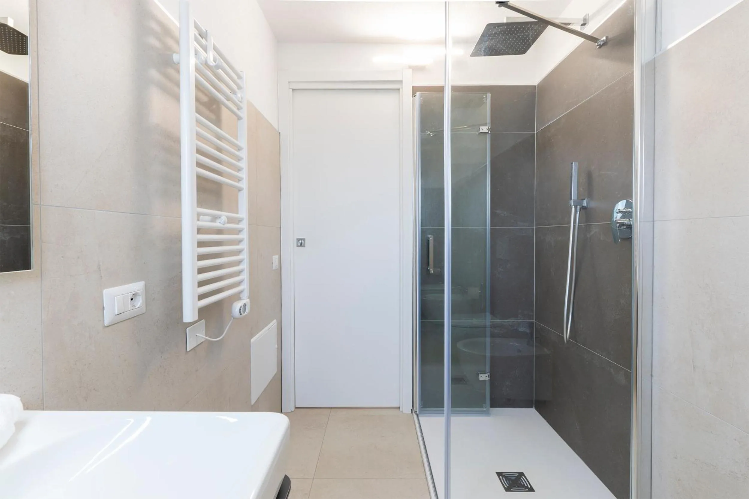 Shower in Villa Elena - Affitti Brevi Italia