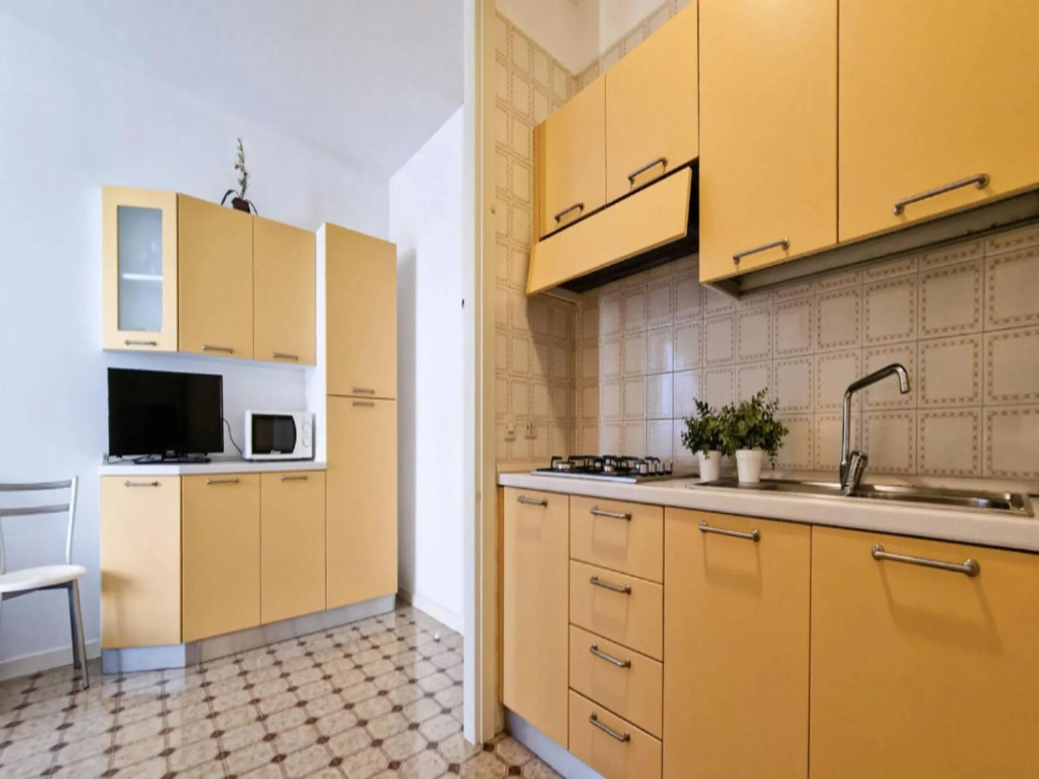 Lovely flat next to Lido dei Pini-Beahost