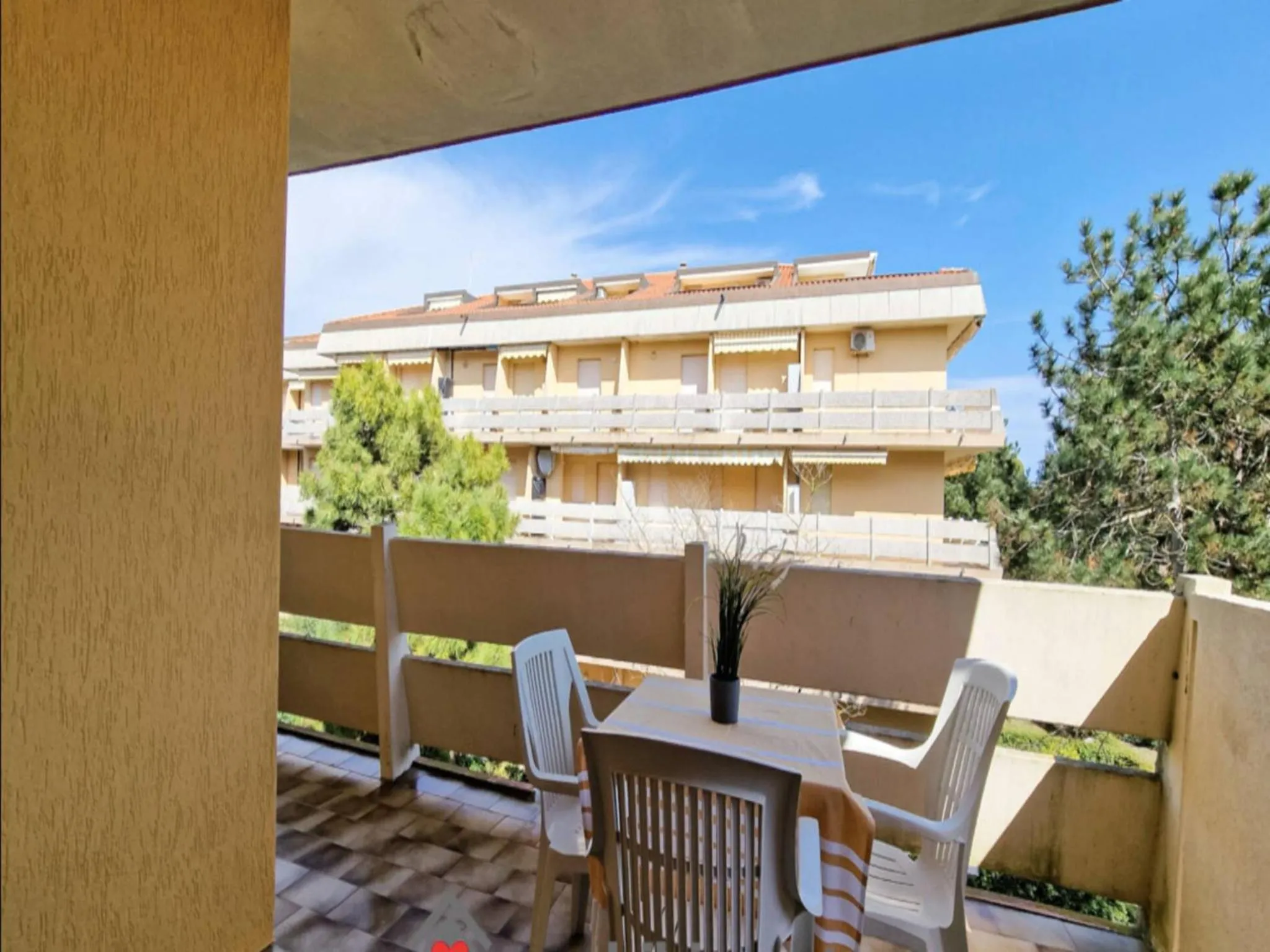 Lovely flat next to Lido dei Pini-Beahost