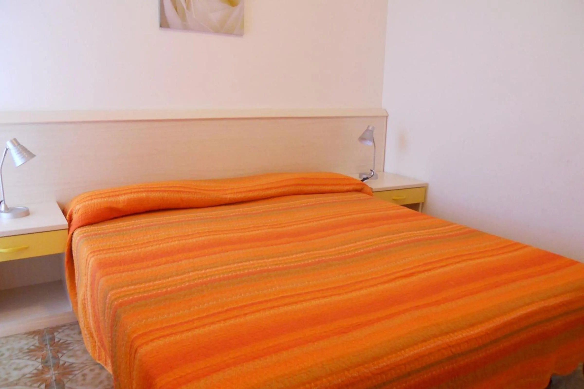 Bright flat with a wide terrace-Beahost