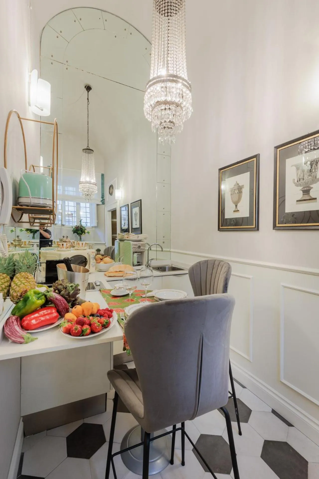 Busdraghi Studio, a stylish studio along Via Fillungo