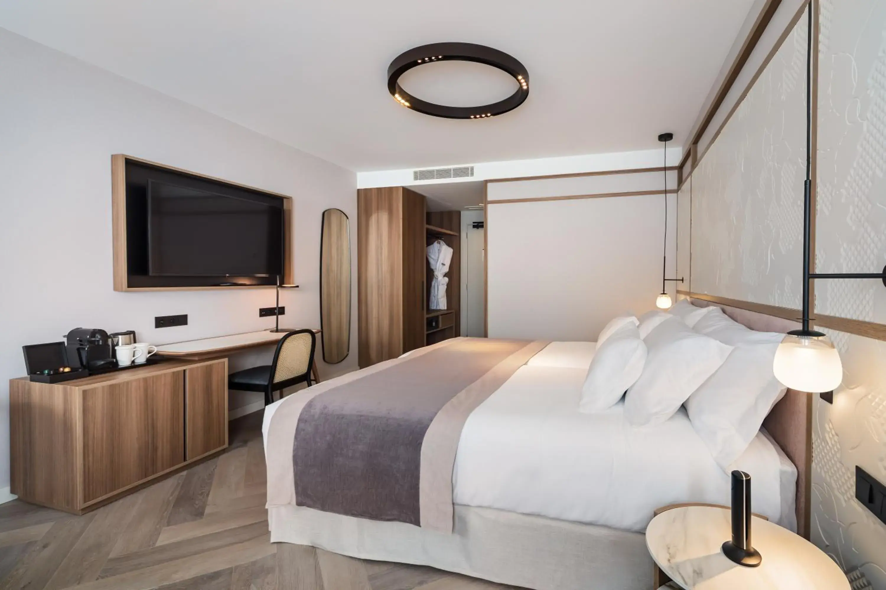 TV and multimedia, Bed in Barceló Funchal Oldtown TV and multimedia, Bed in Barceló Funchal Oldtown