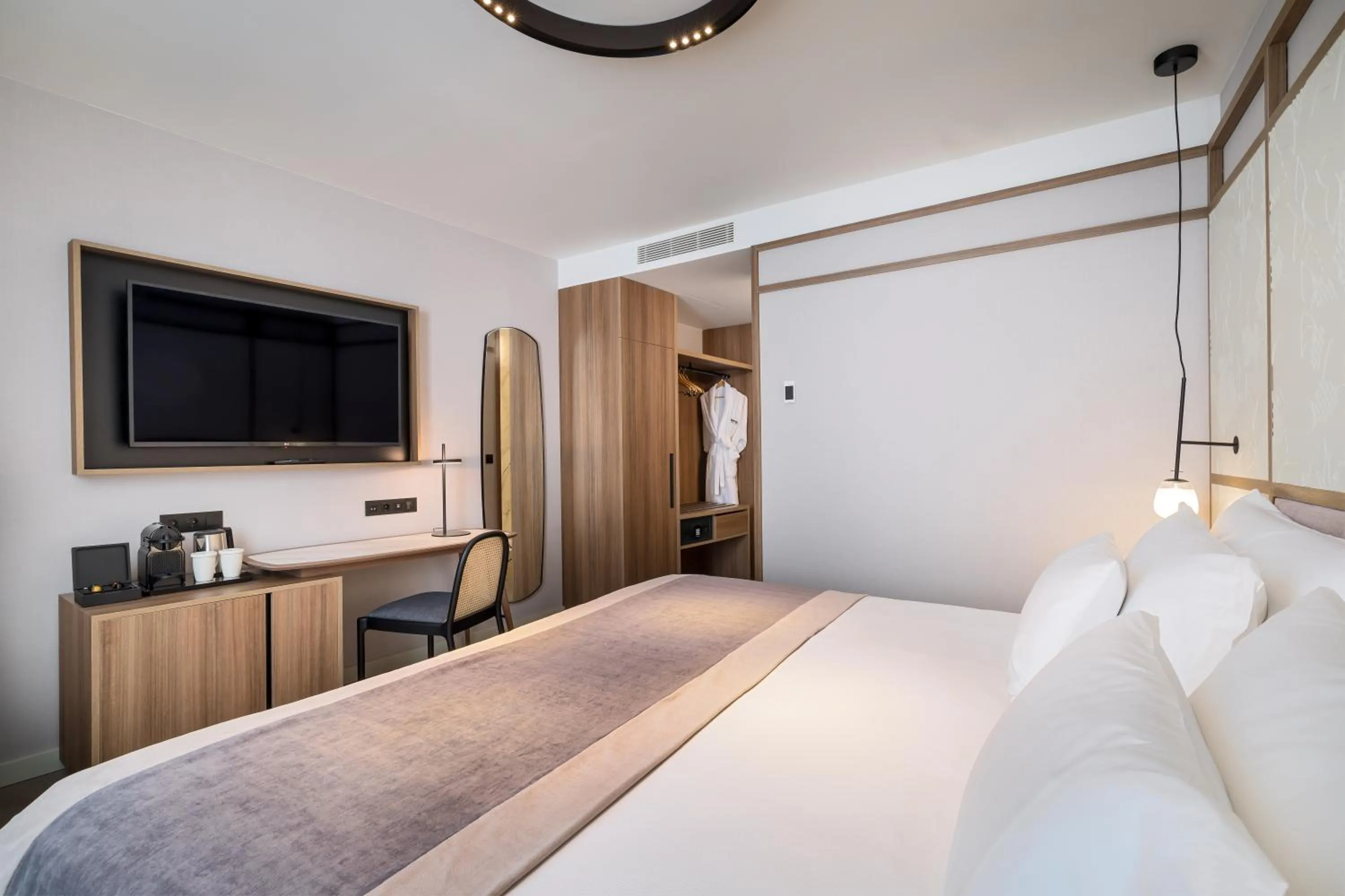 TV and multimedia, Bed in Barceló Funchal Oldtown