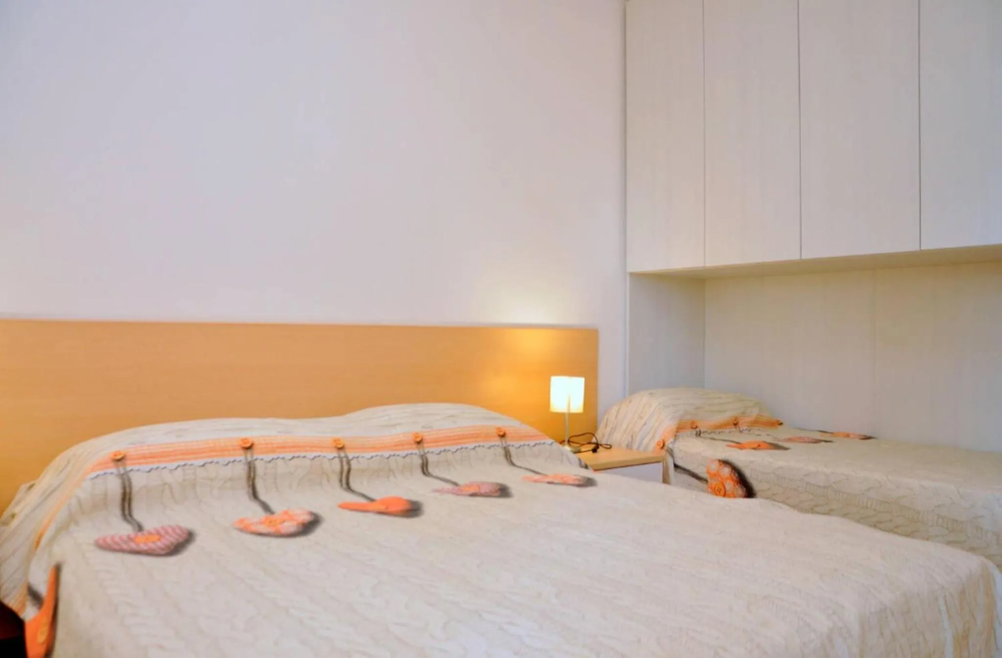 Sunny flat with terrace - Beahost
