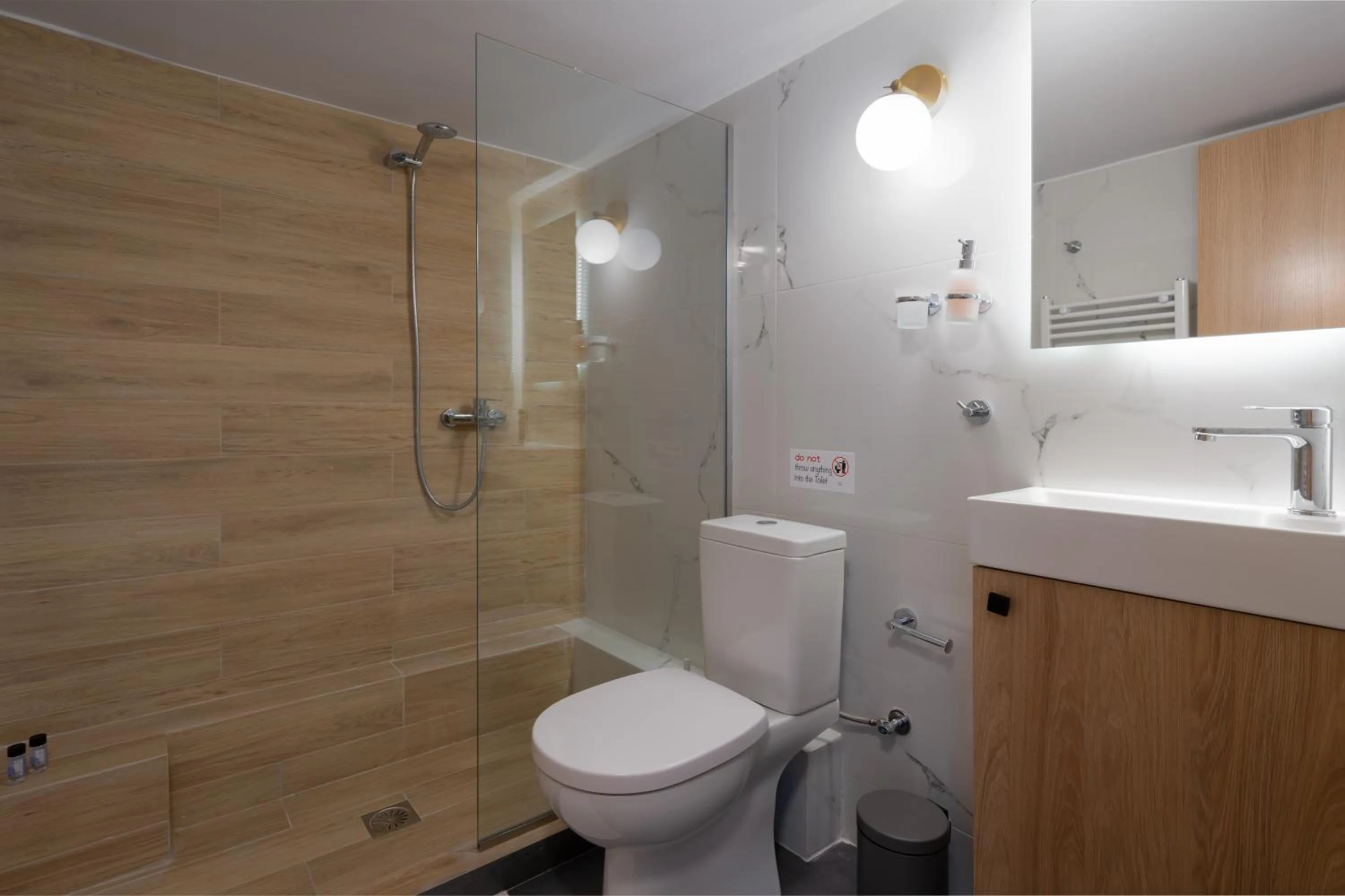 Shower in Starlight Residence