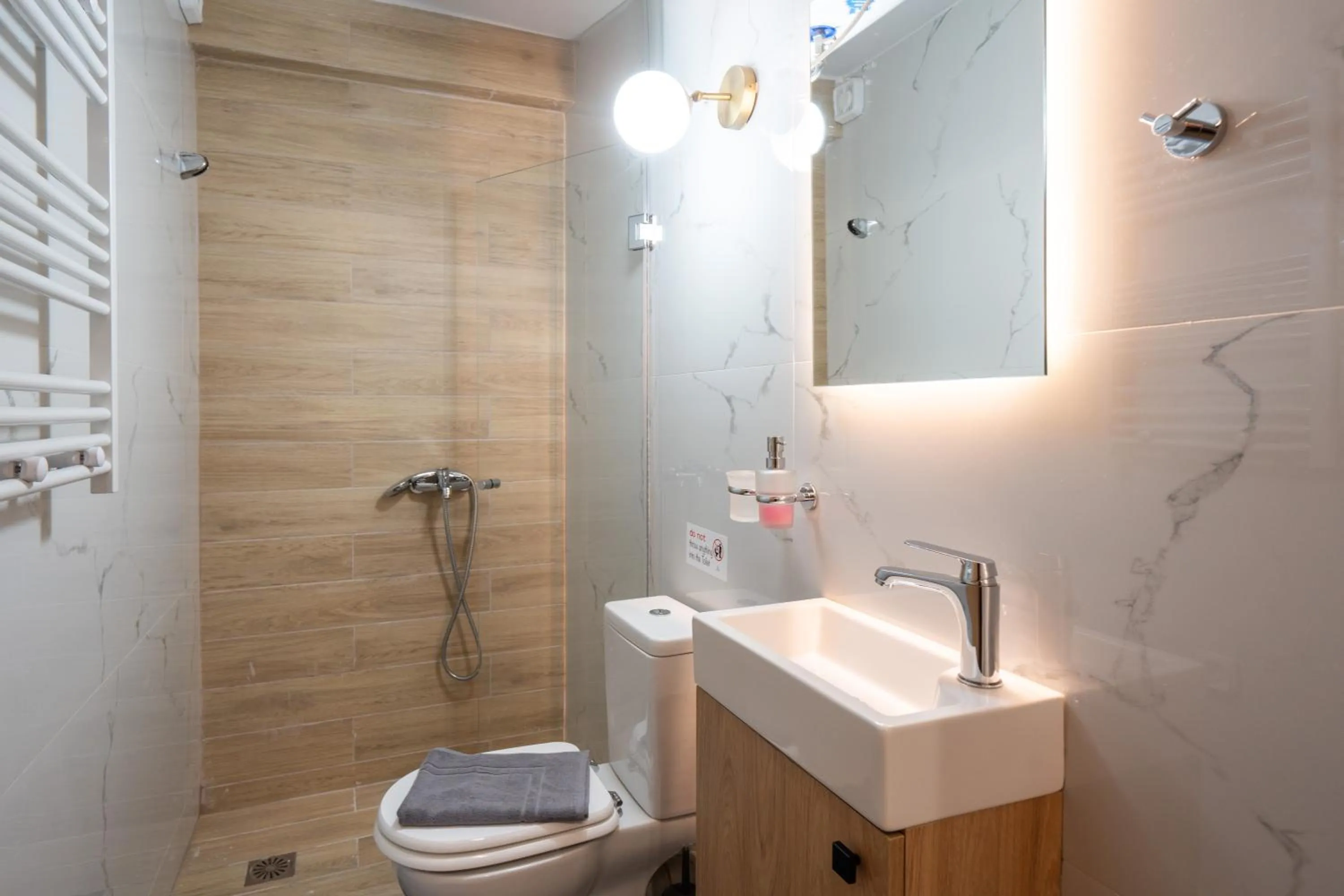 Shower in Starlight Residence