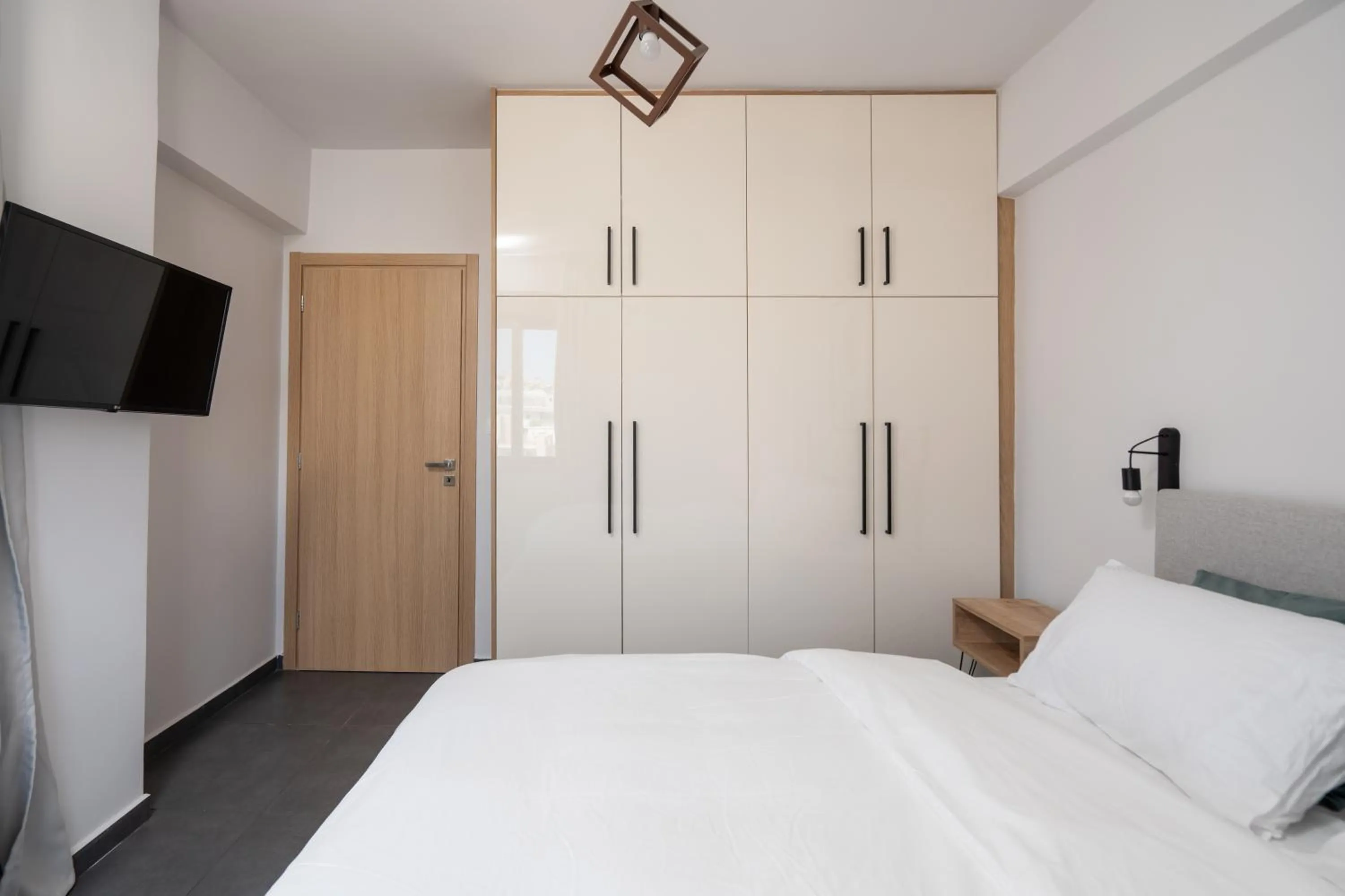 Bed in Starlight Residence