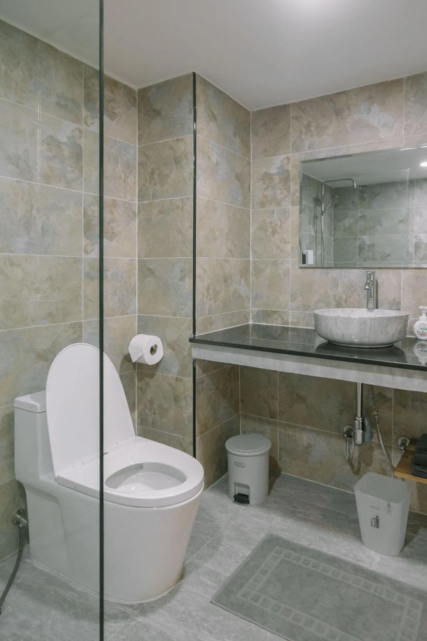 Toilet in ONE LODGE Pattaya