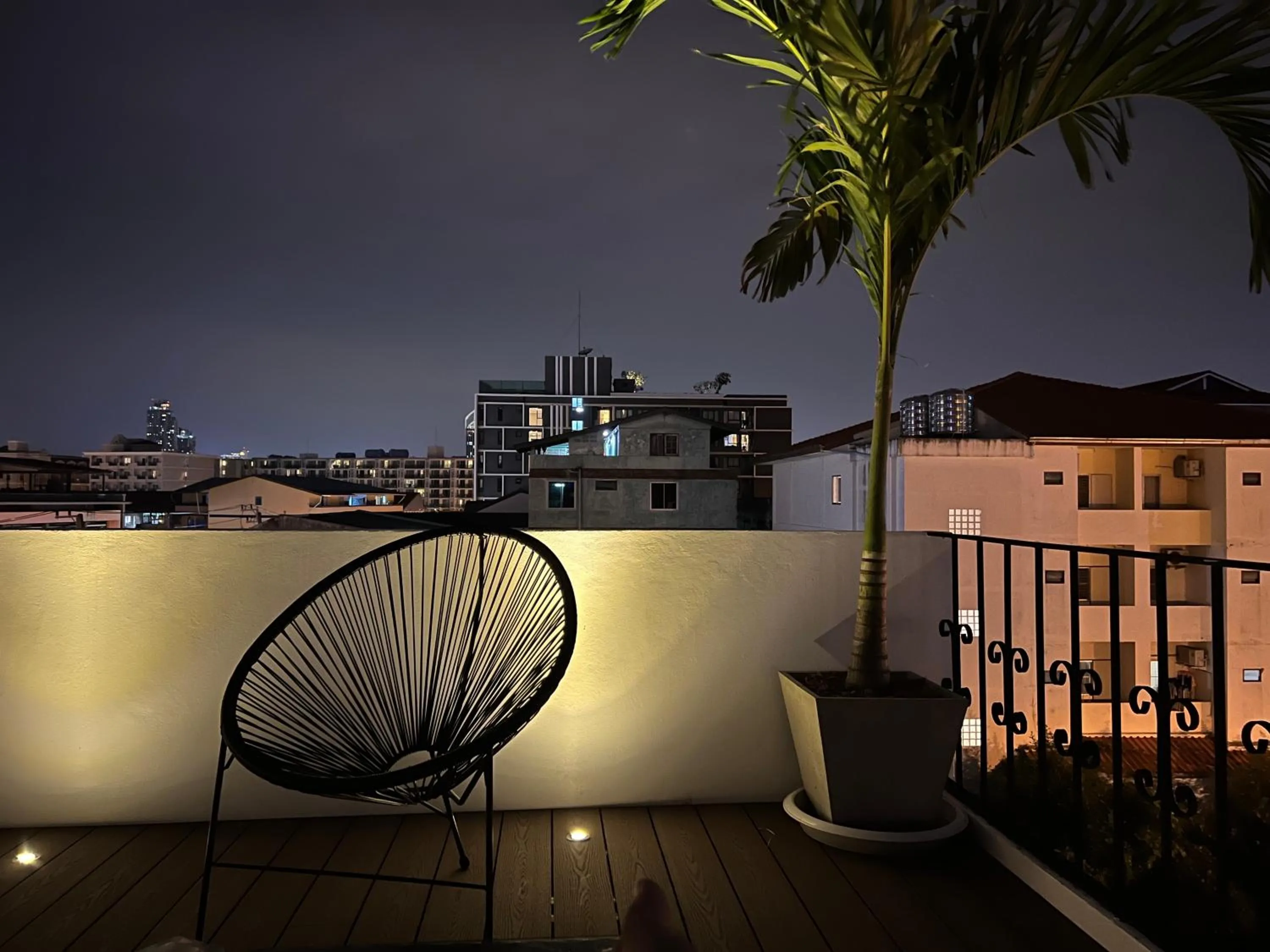 Night in ONE LODGE Pattaya