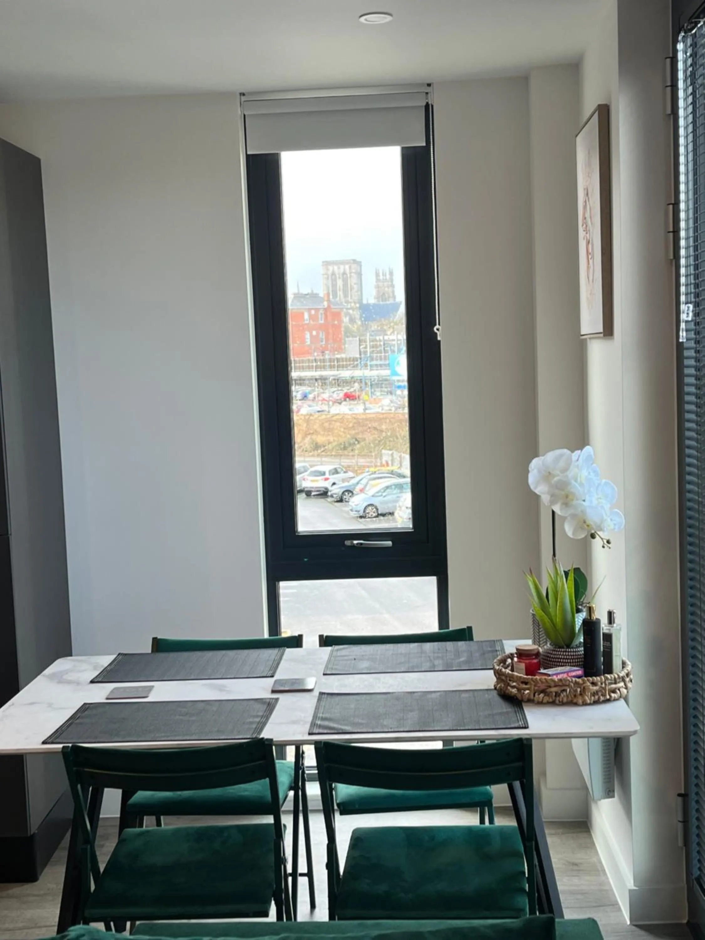 Superb New Build City Centre Flat and Gym
