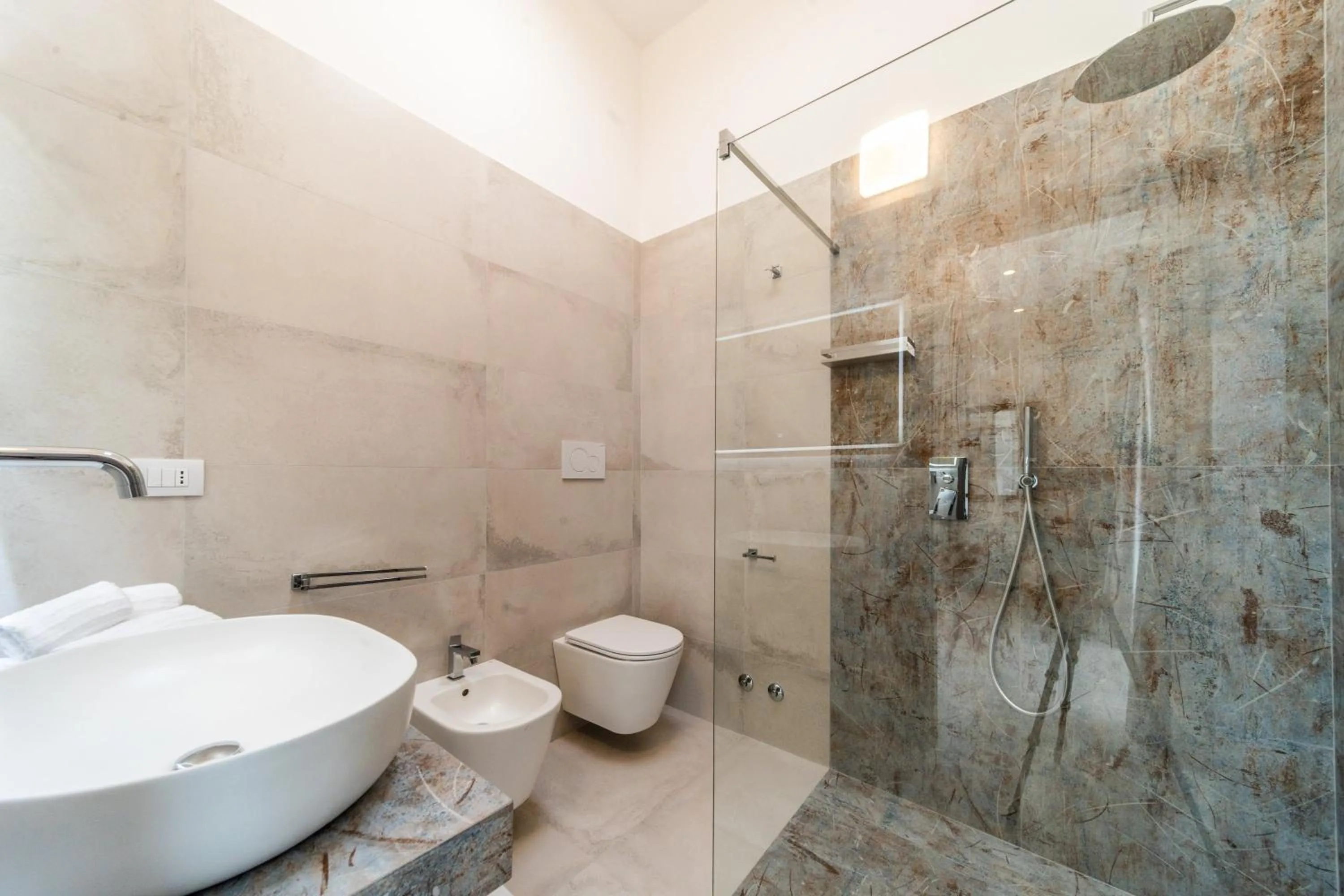 Shower in Sarmenti Agriresort